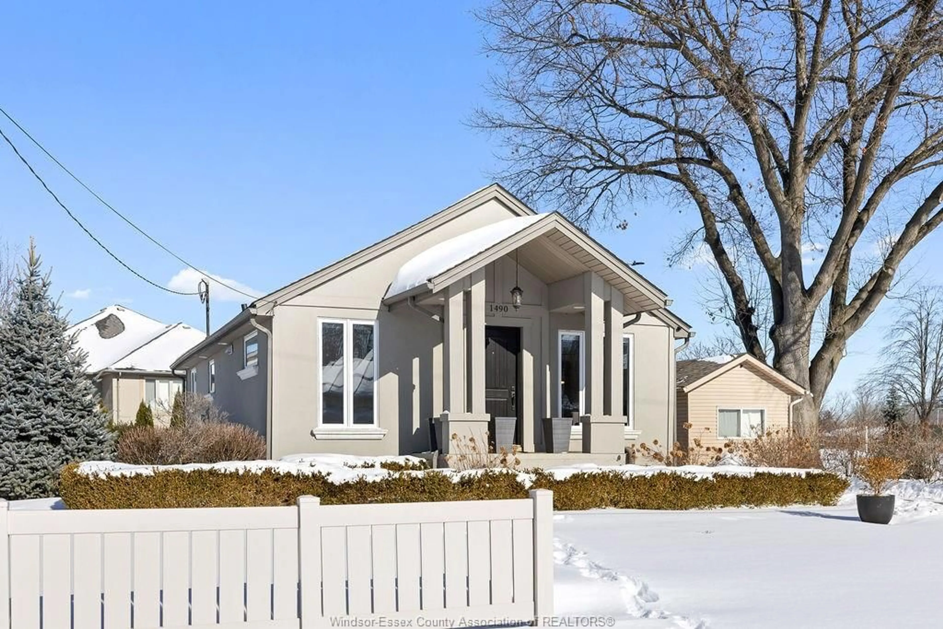 Home with vinyl exterior material, street for 1490 MORTON, LaSalle Ontario N9J 3S9