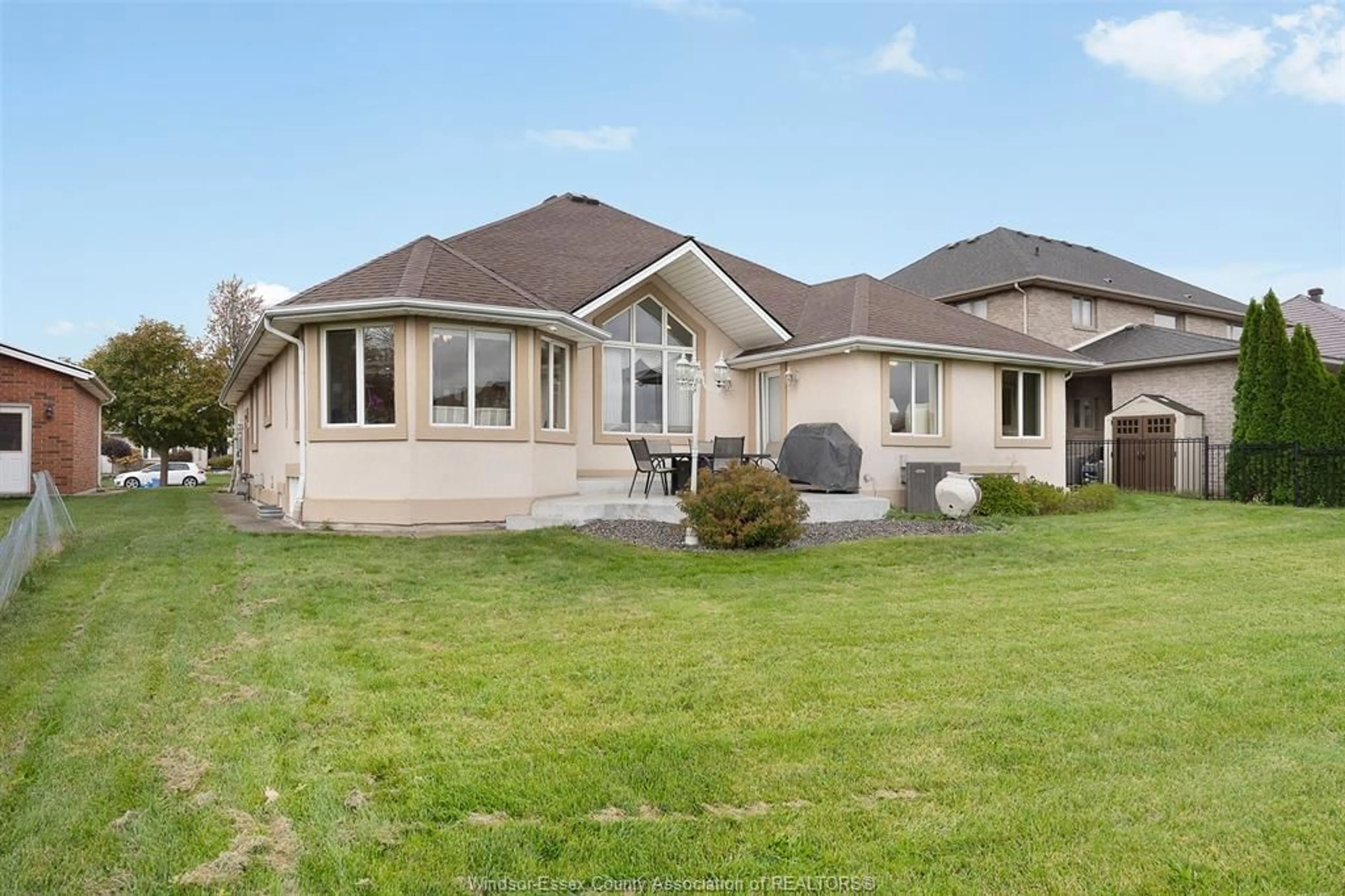 Home with vinyl exterior material, unknown for 1075 STONEYBROOK, Windsor Ontario N9G 2Y3