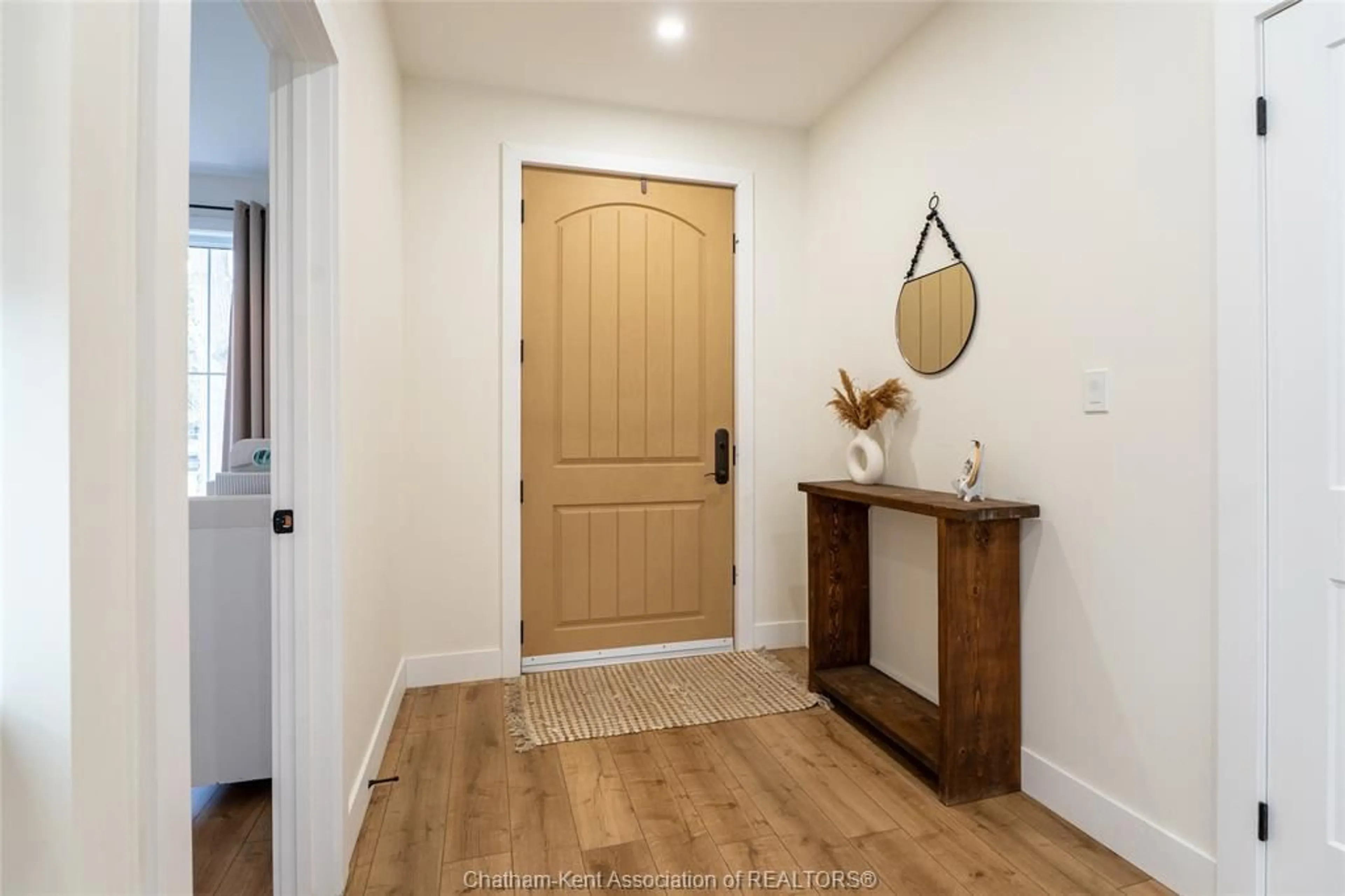 Indoor entryway for 11597 Longwoods Rd, Kent Bridge Ontario N0P 1V0