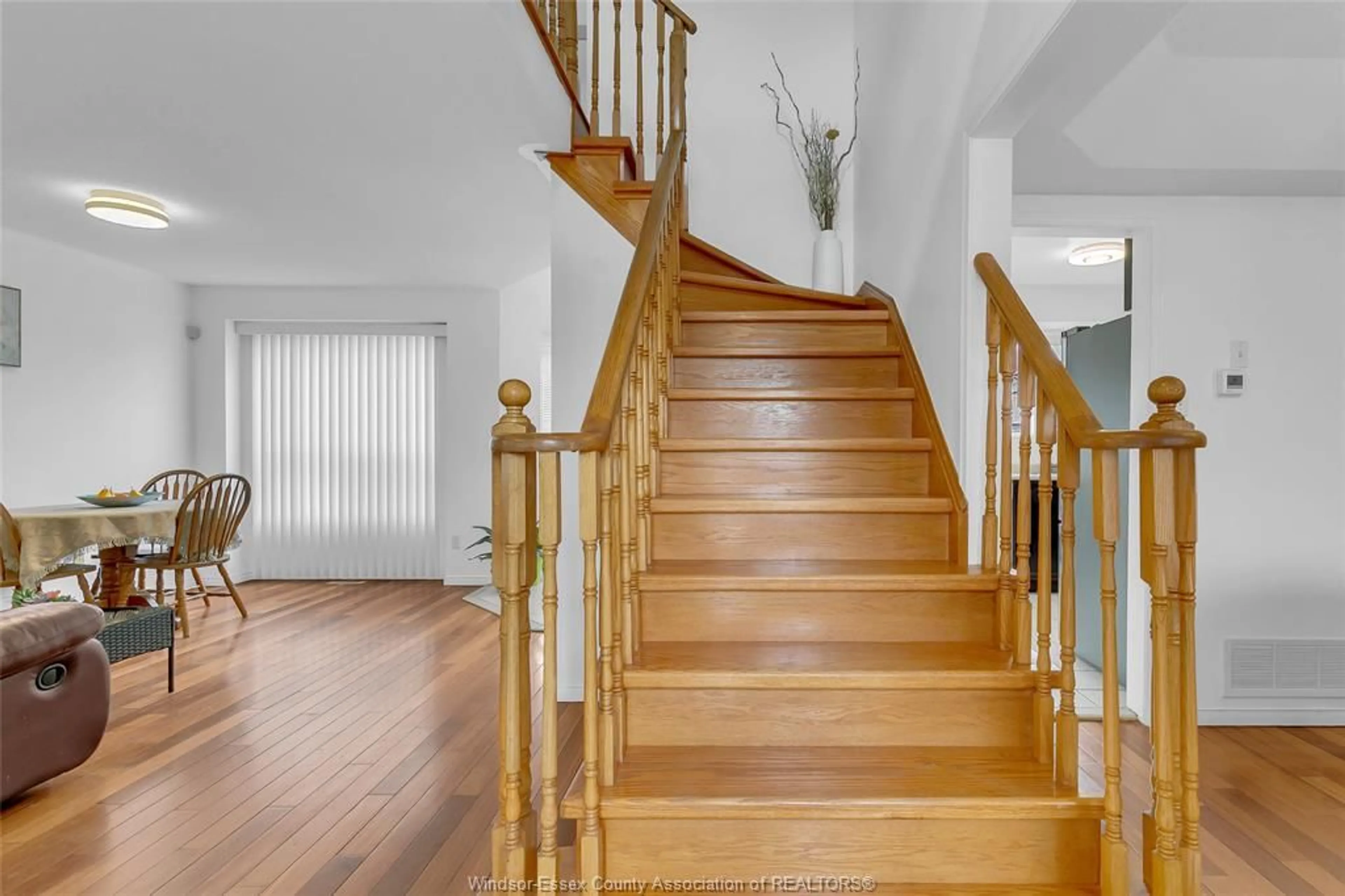 Stairs for 1058 PEACH BLOSSOM Cres, Windsor Ontario N9G 2R5