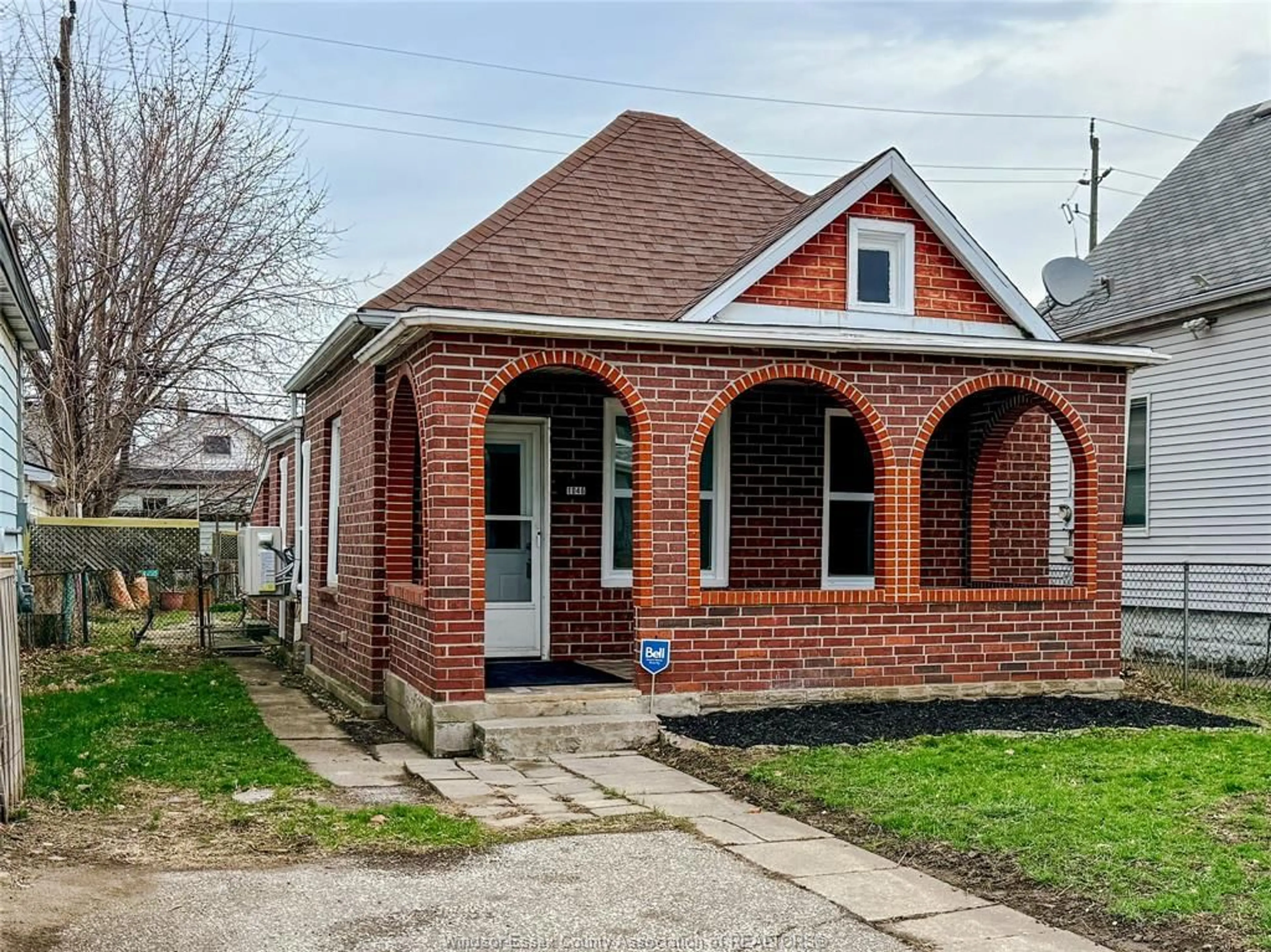 Home with brick exterior material, street for 1046 LILLIAN, Windsor Ontario N9A 1V7