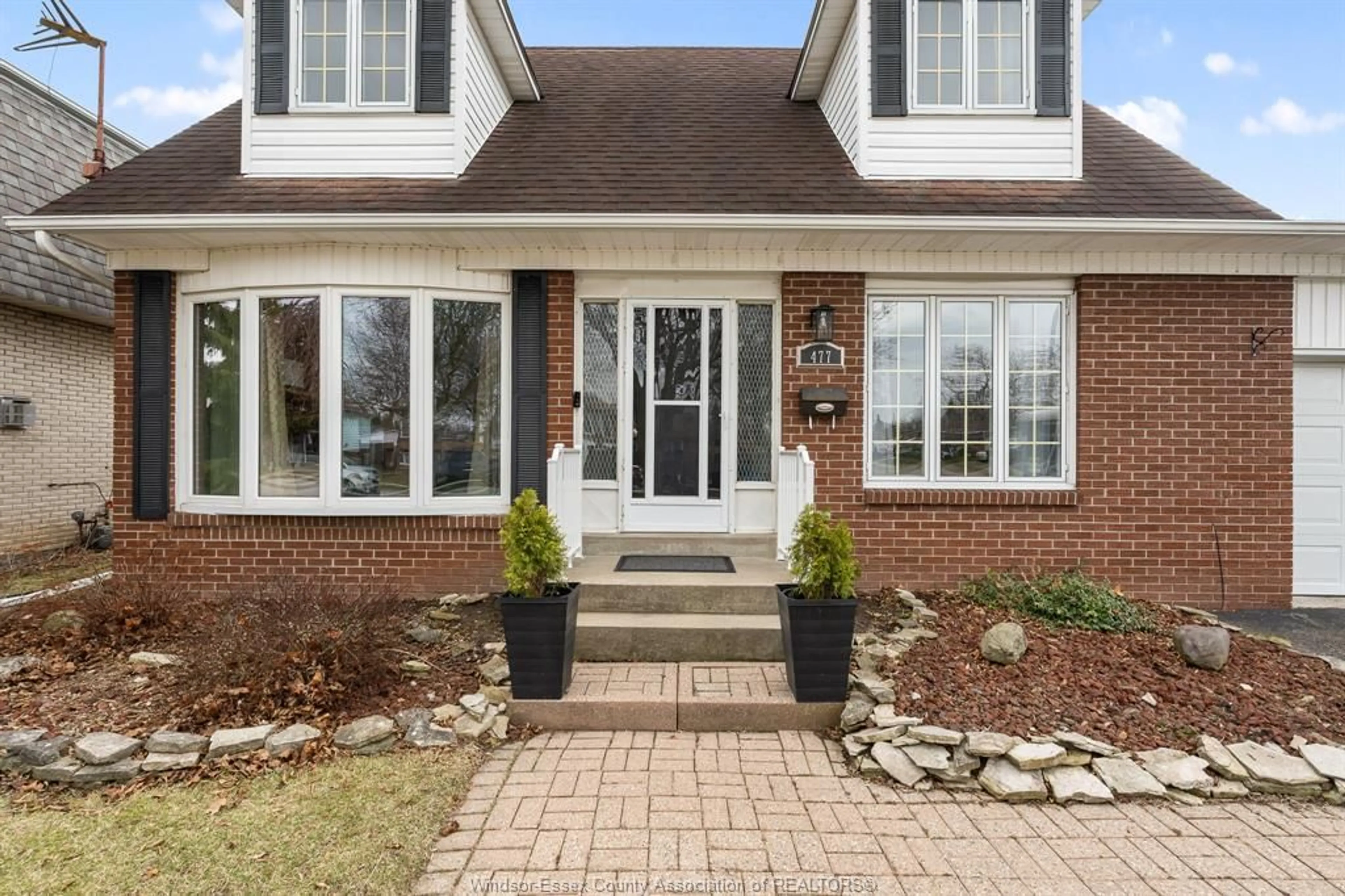 Home with brick exterior material, street for 477 Richmond St, Amherstburg Ontario N9V 3G3