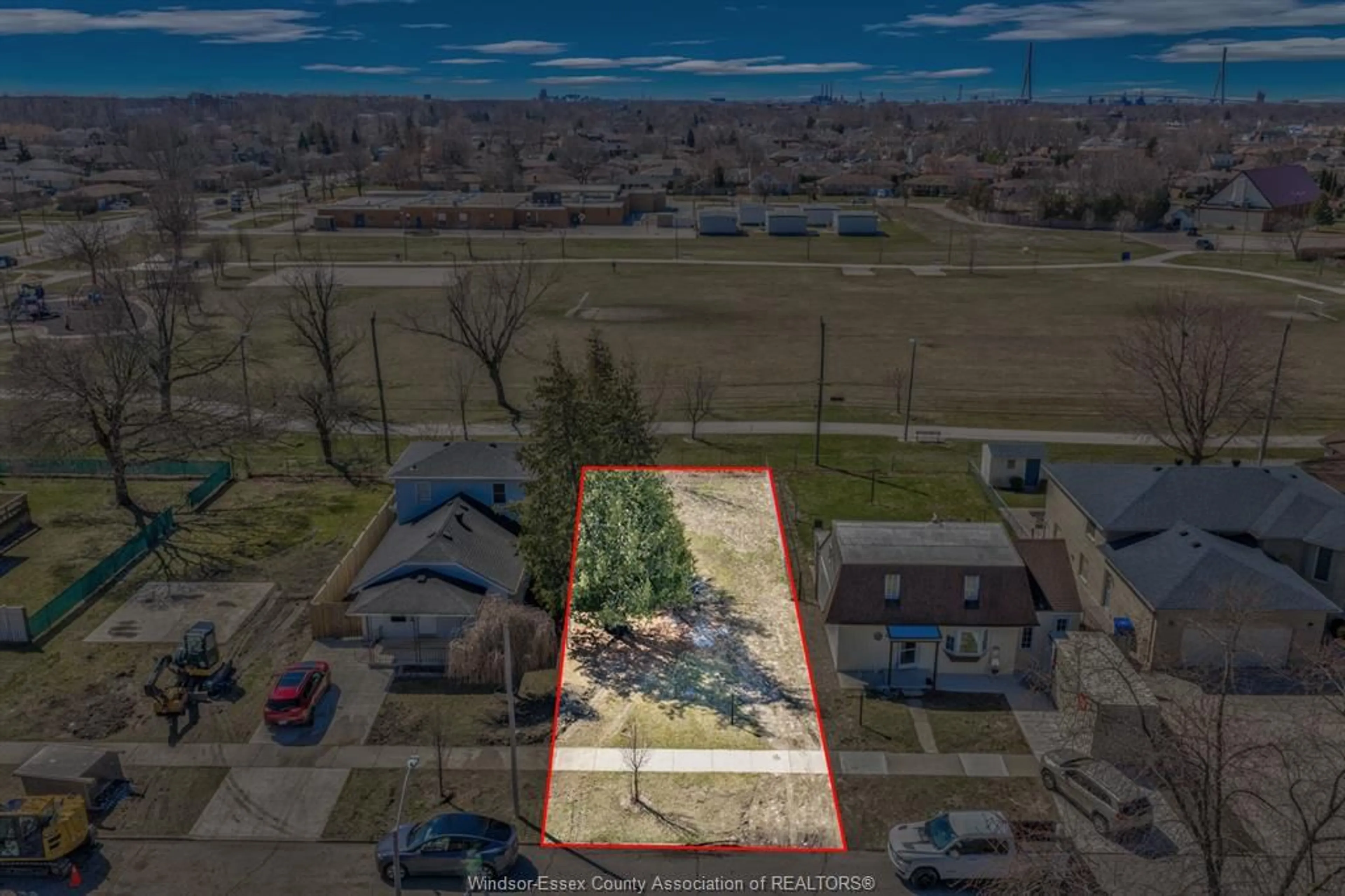 A pic from outside/outdoor area/front of a property/back of a property/a pic from drone, street for V/L MARK Ave, Windsor Ontario N9B 3G5