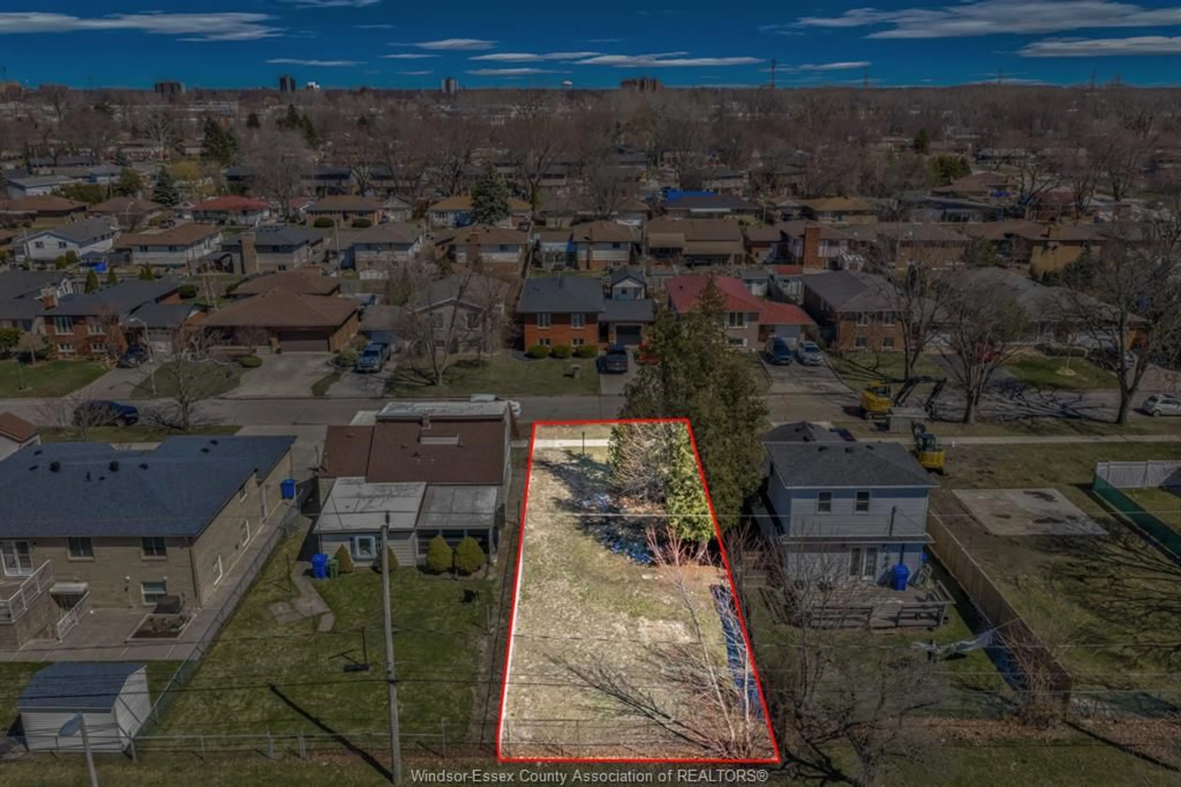 A pic from outside/outdoor area/front of a property/back of a property/a pic from drone, street for V/L MARK Ave, Windsor Ontario N9B 3G5