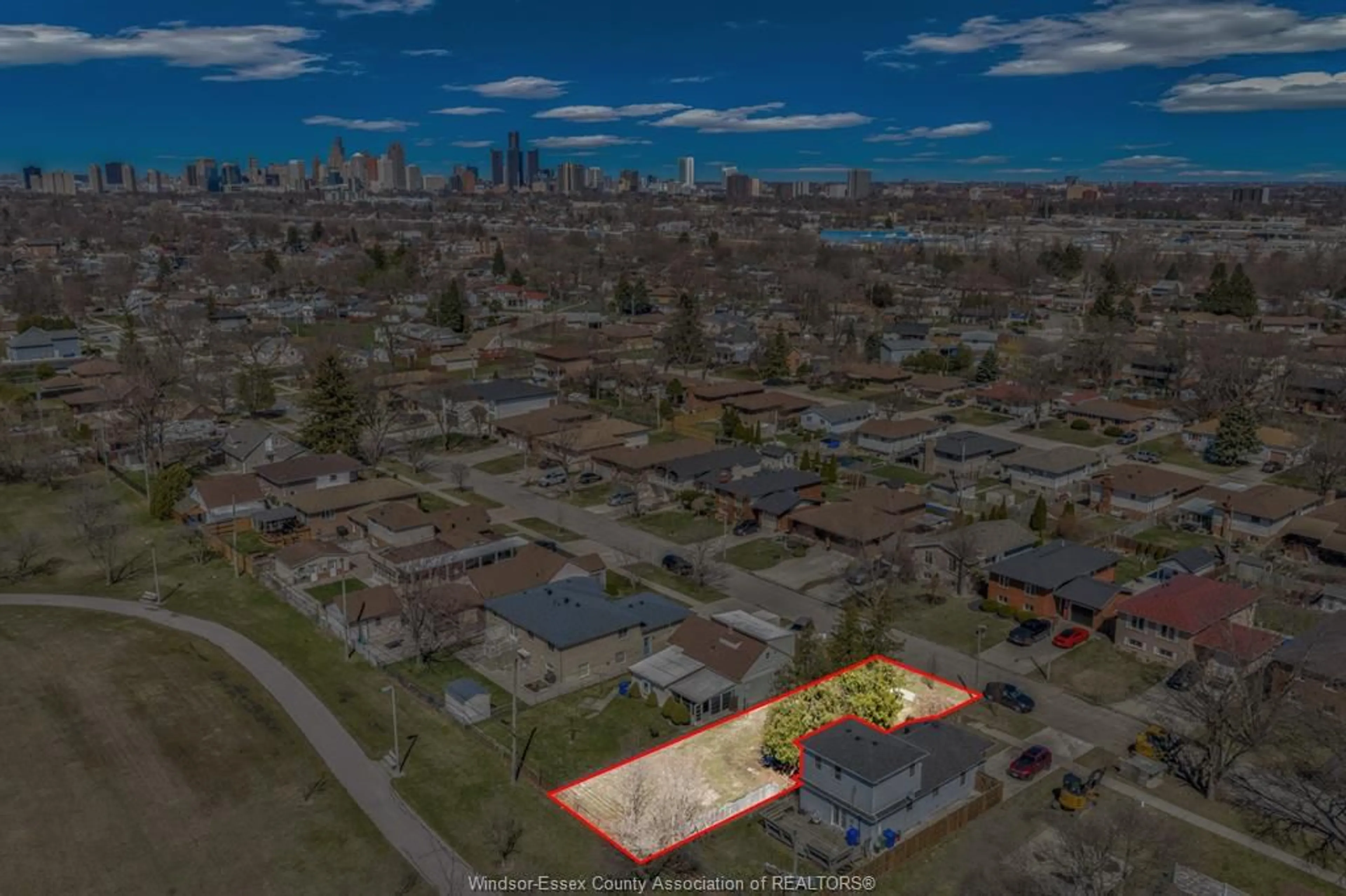 A pic from outside/outdoor area/front of a property/back of a property/a pic from drone, street for V/L MARK Ave, Windsor Ontario N9B 3G5