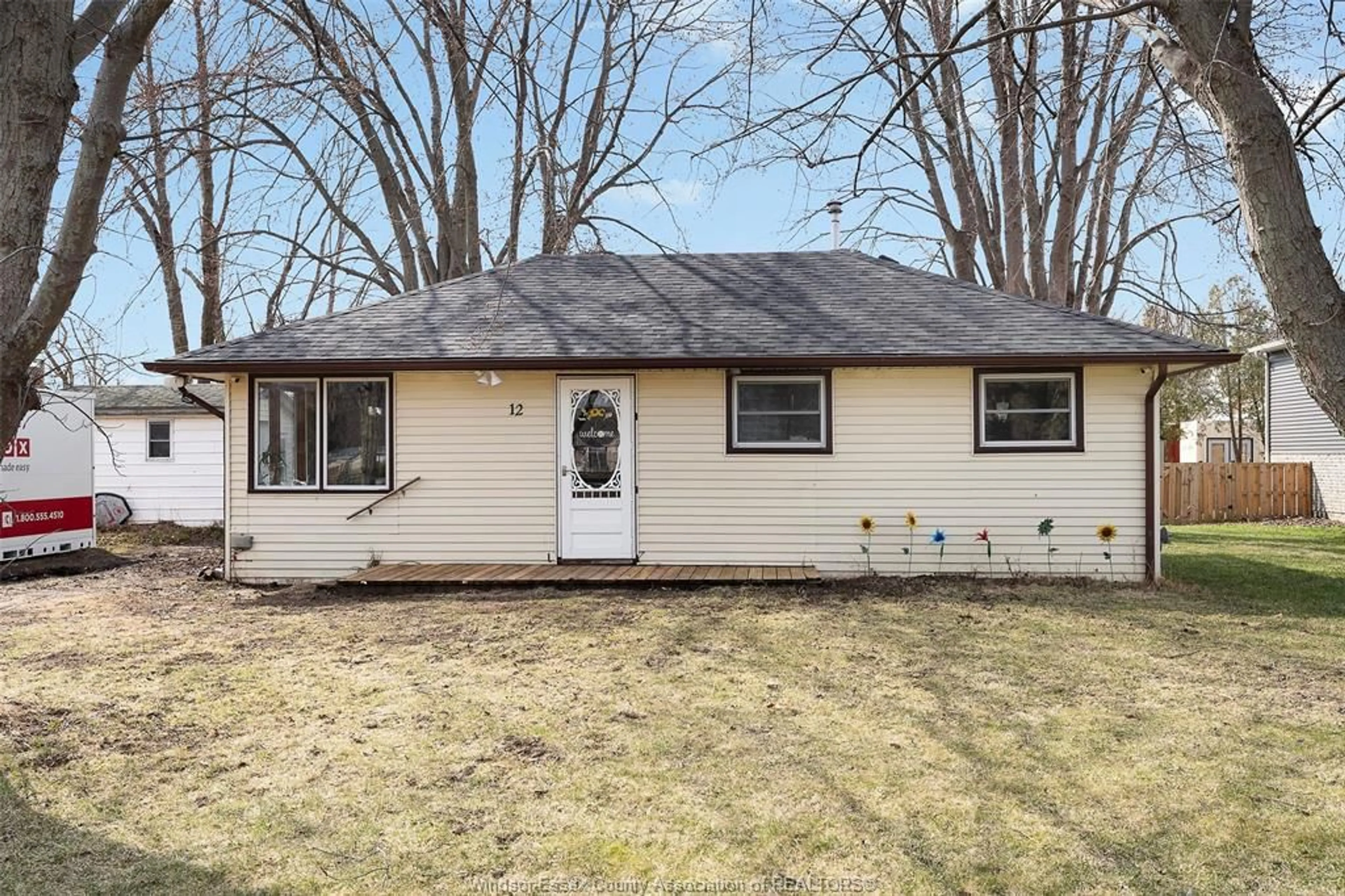 Home with vinyl exterior material, street for 12 PATRICIA Ave, Wheatley Ontario N0P 2P0