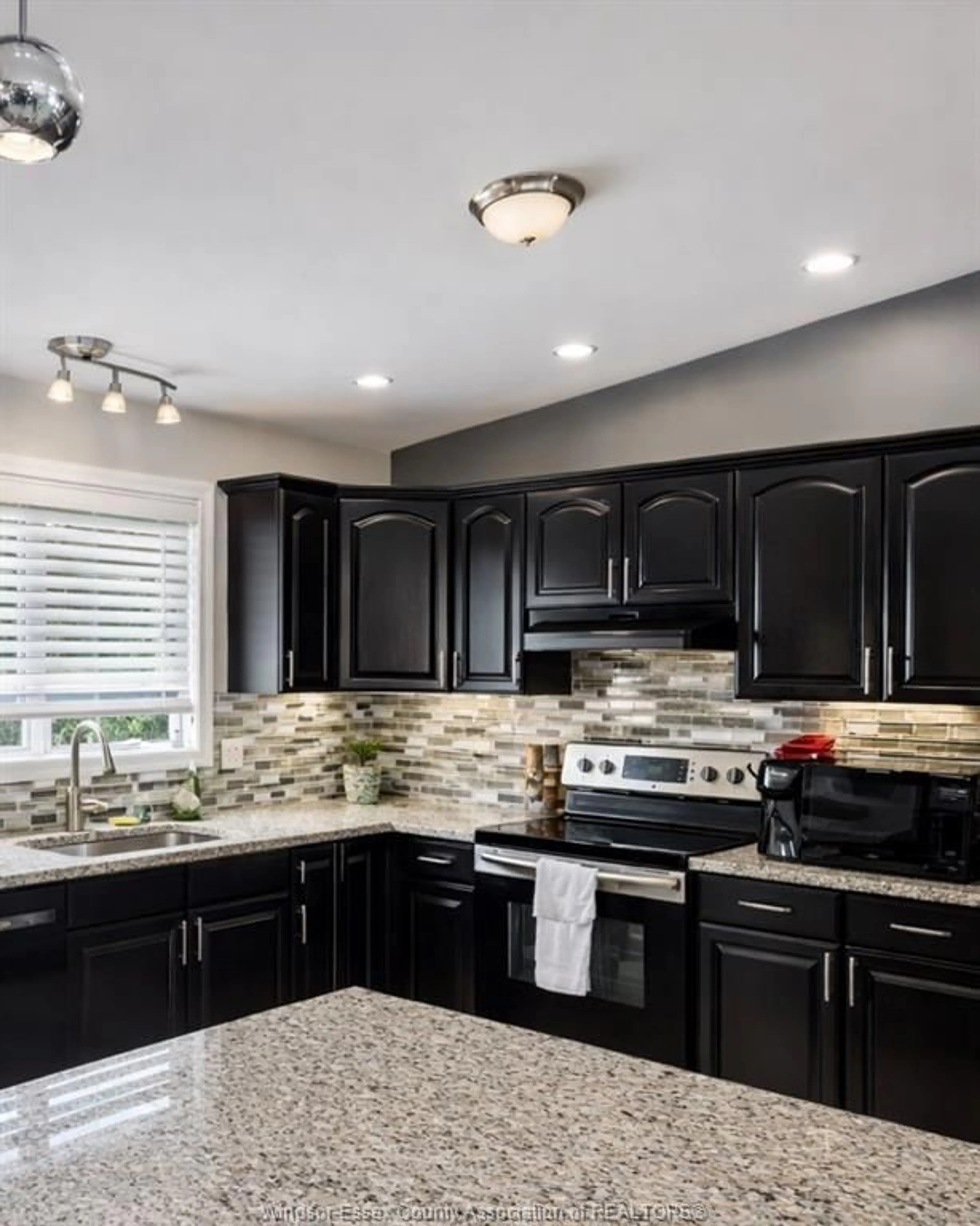 Contemporary kitchen, ceramic/tile floor for 99 VERMONT, Amherstburg Ontario N9V 3Z5