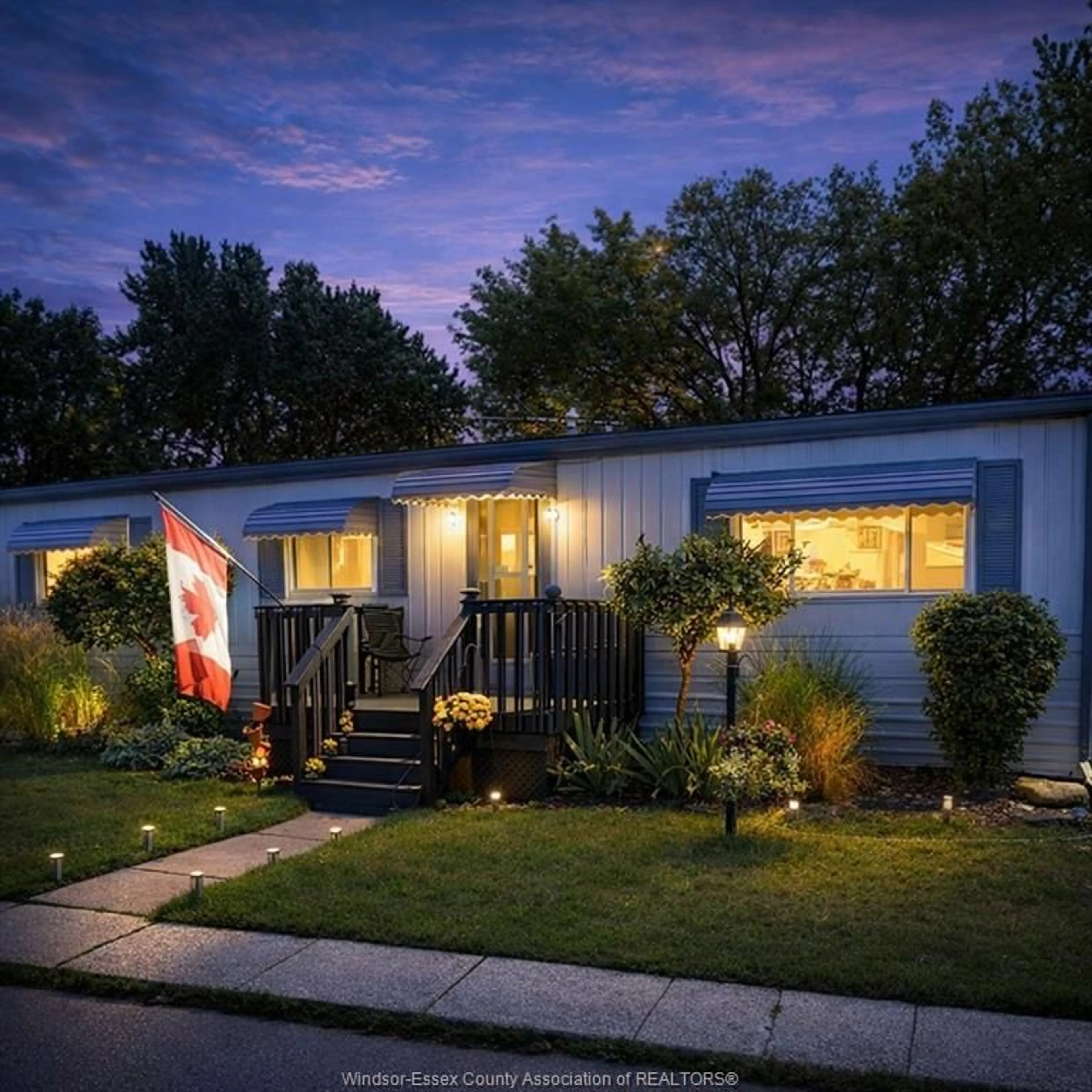 Home with vinyl exterior material, street for 48 MALDEN HILL, Amherstburg Ontario N9V 3E1