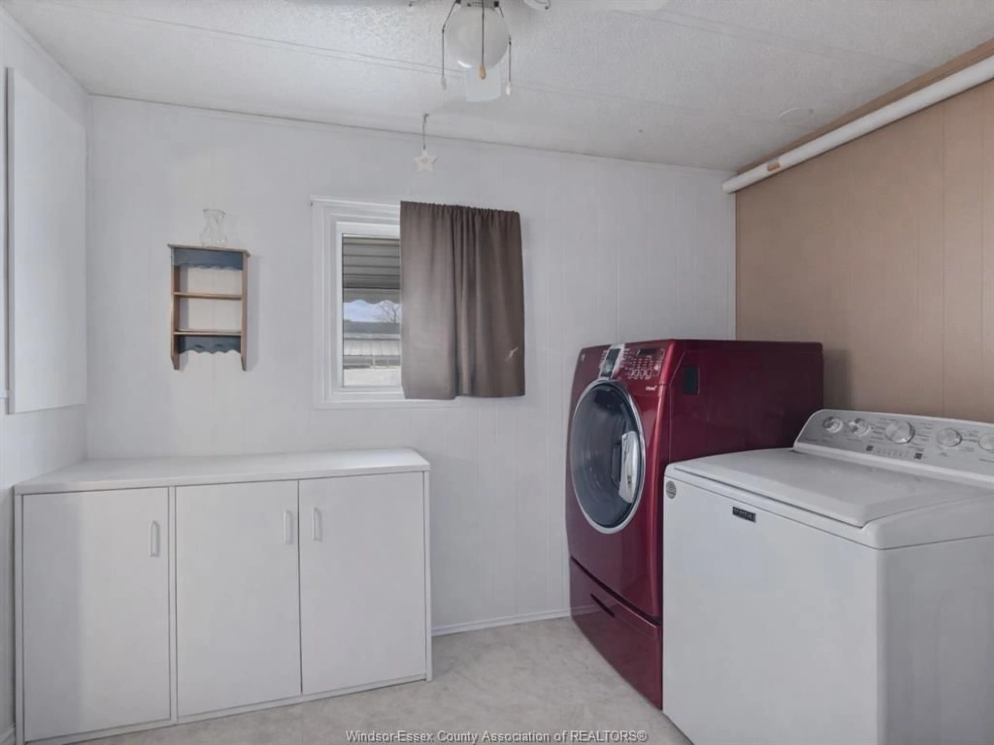 Laundry room for 48 MALDEN HILL, Amherstburg Ontario N9V 3E1