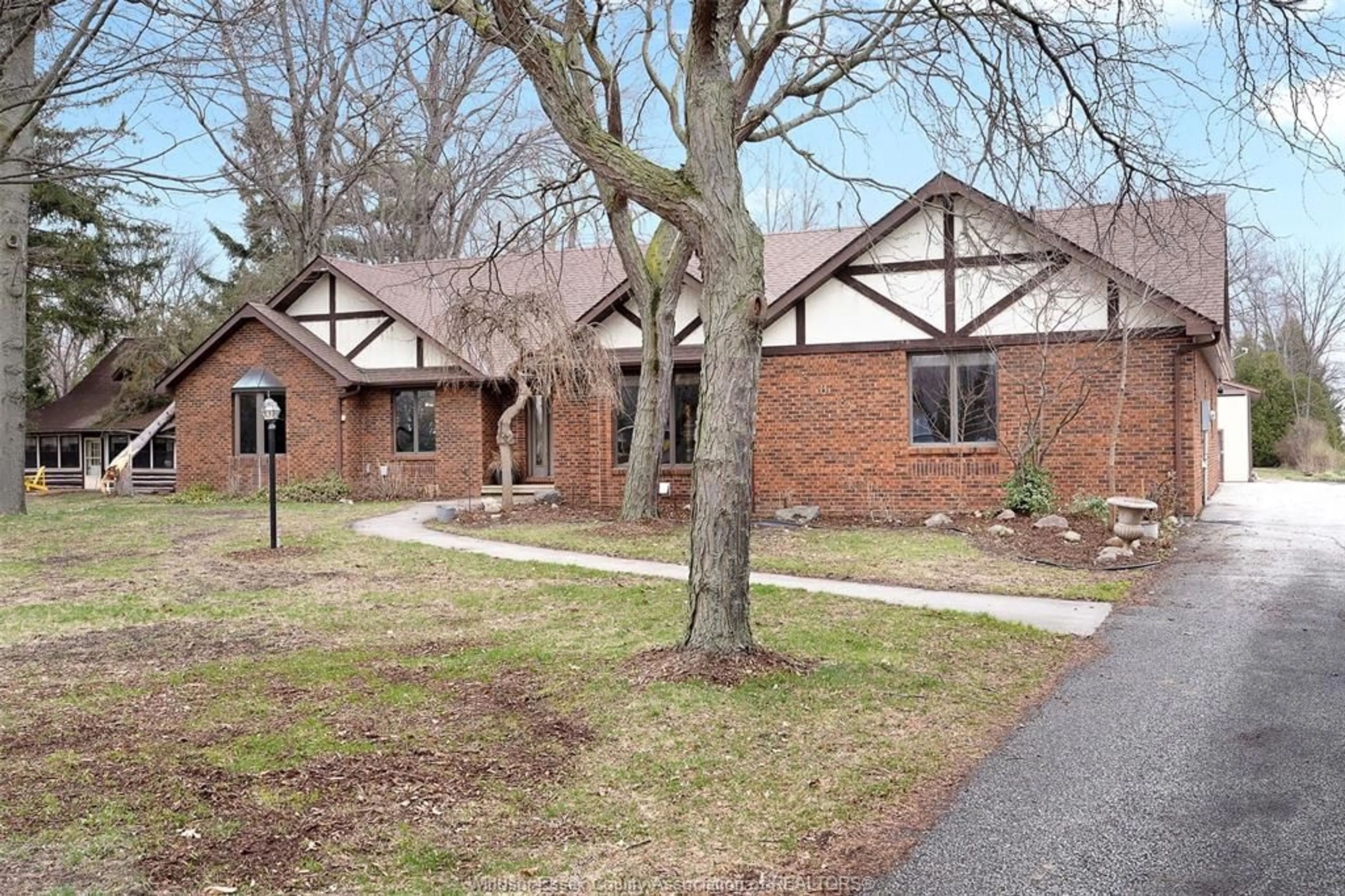 Home with brick exterior material, street for 308 EAST RUSCOM RIVER Rd, St. Joachim Ontario N0R 1S0