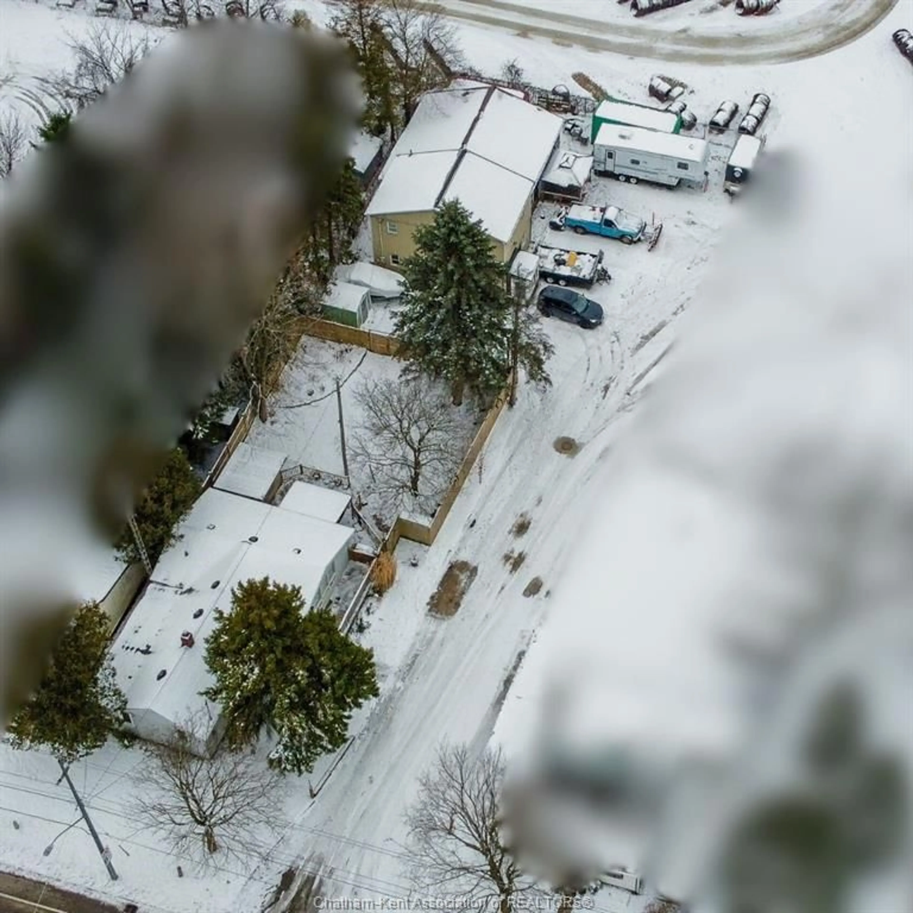 A pic from outside/outdoor area/front of a property/back of a property/a pic from drone, street for 144 WHITING St, Ingersoll Ontario N5C 3B3