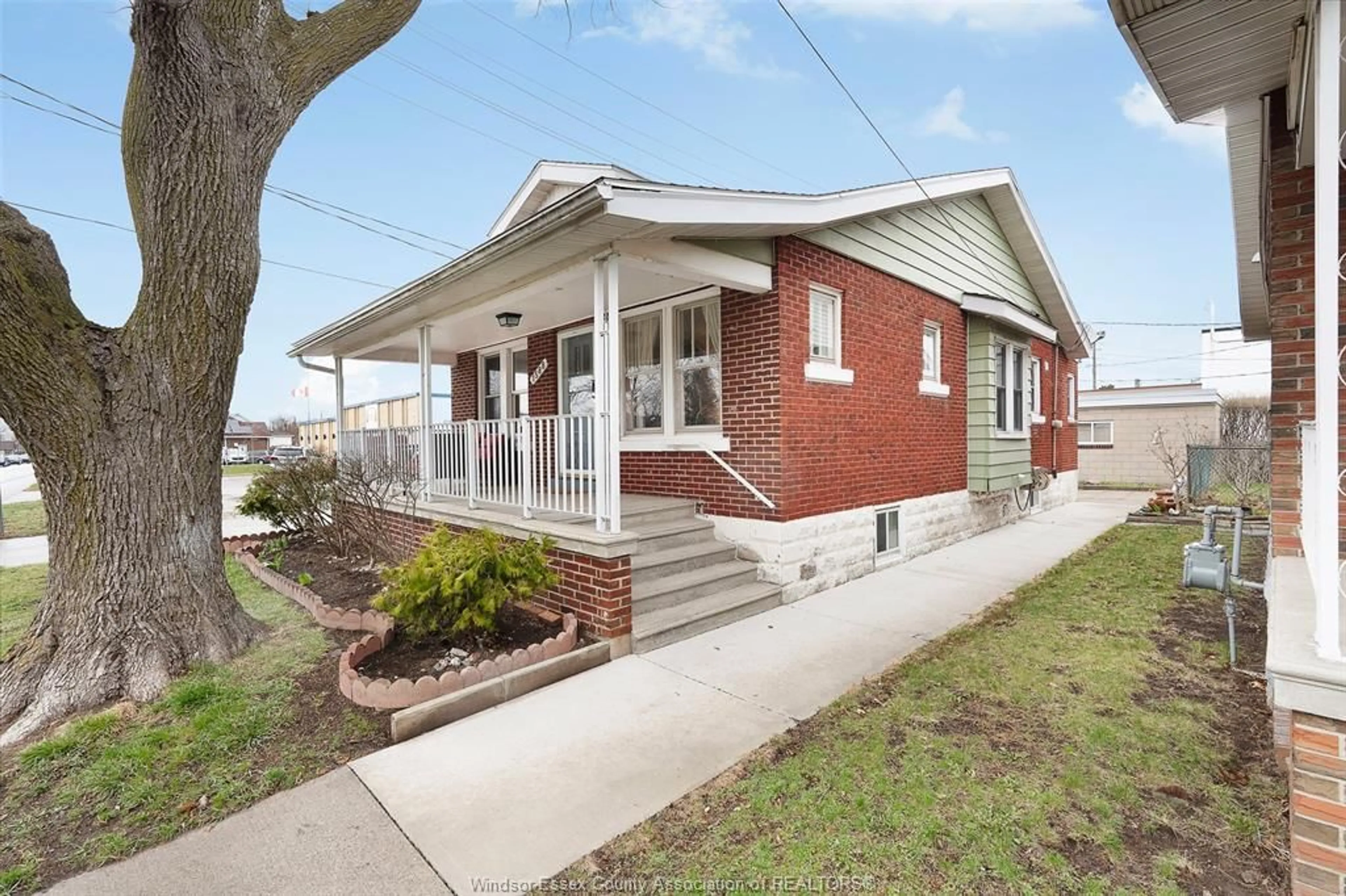 Home with brick exterior material, street for 1588 MARENTETTE Ave, Windsor Ontario N8X 4E3