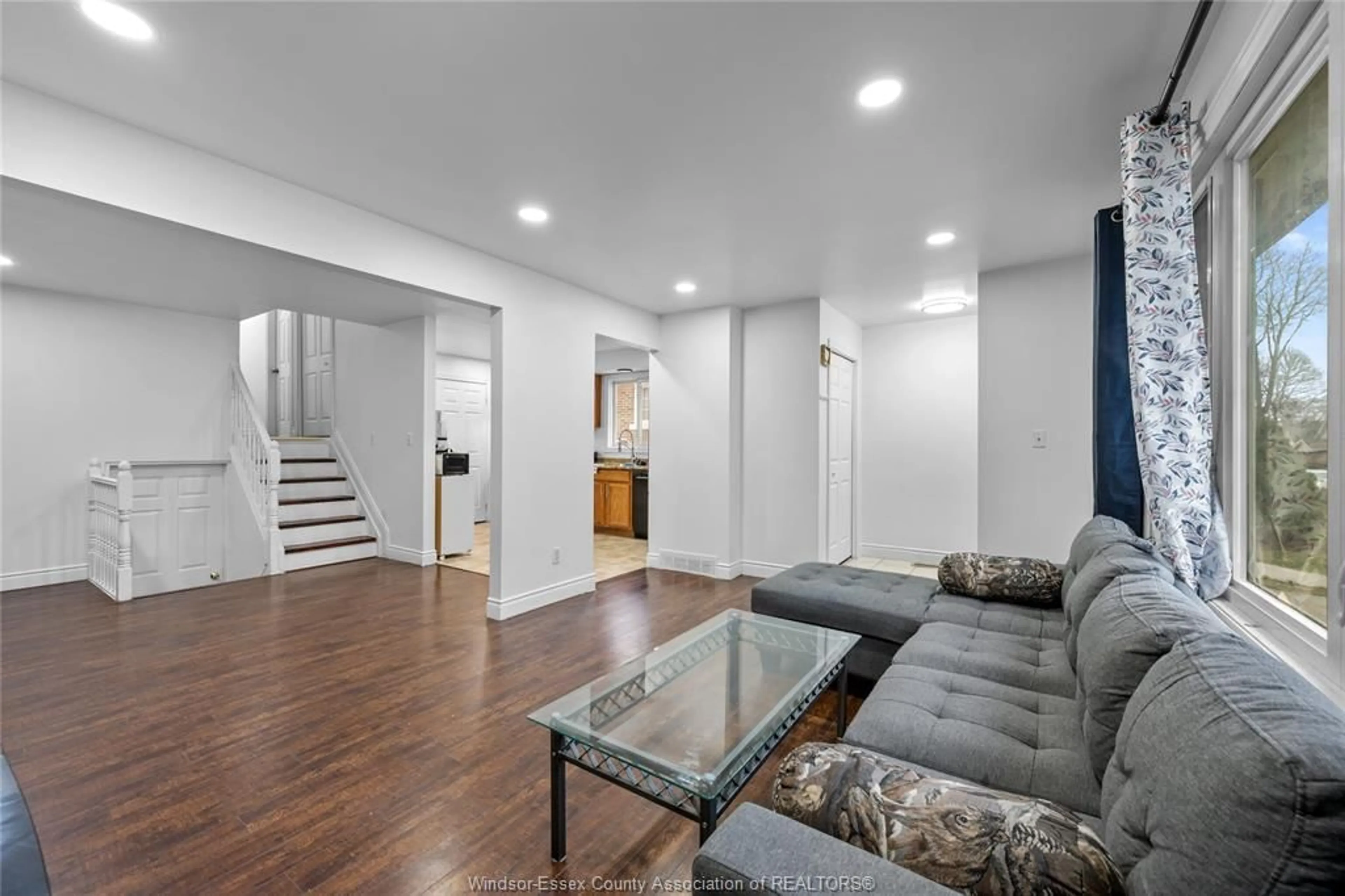 Living room with furniture, unknown for 636 JOSEPHINE Ave, Windsor Ontario N9B 2L3