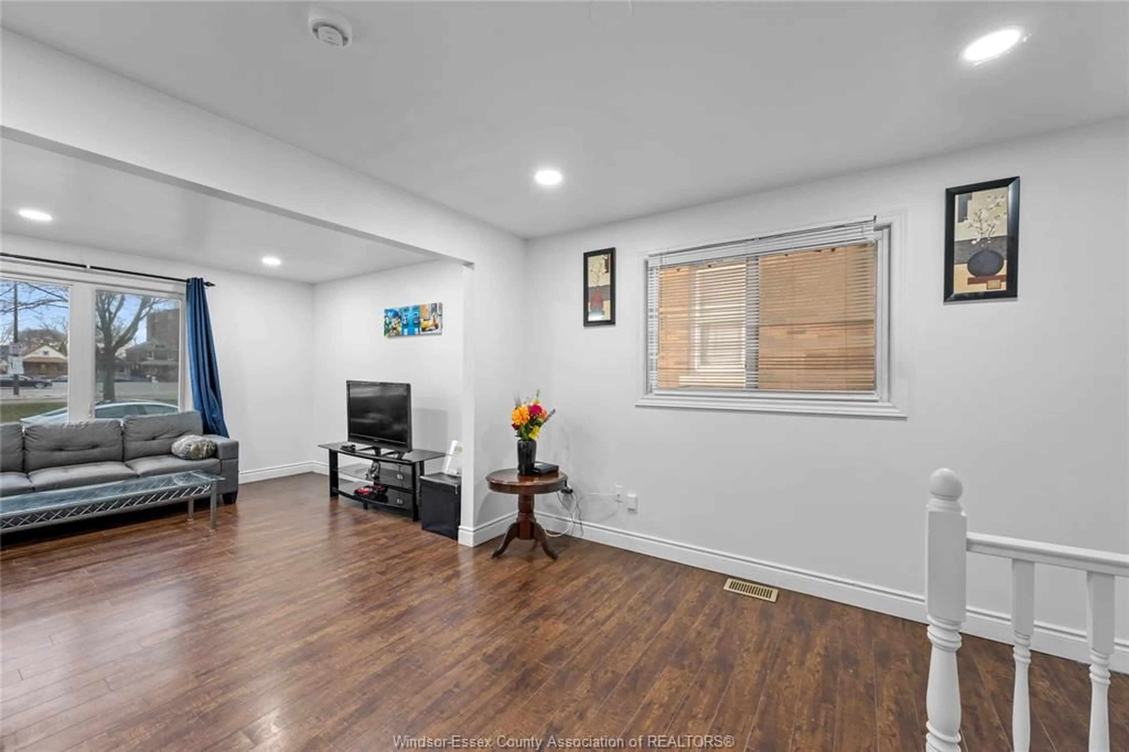 A pic of a room for 636 JOSEPHINE Ave, Windsor Ontario N9B 2L3