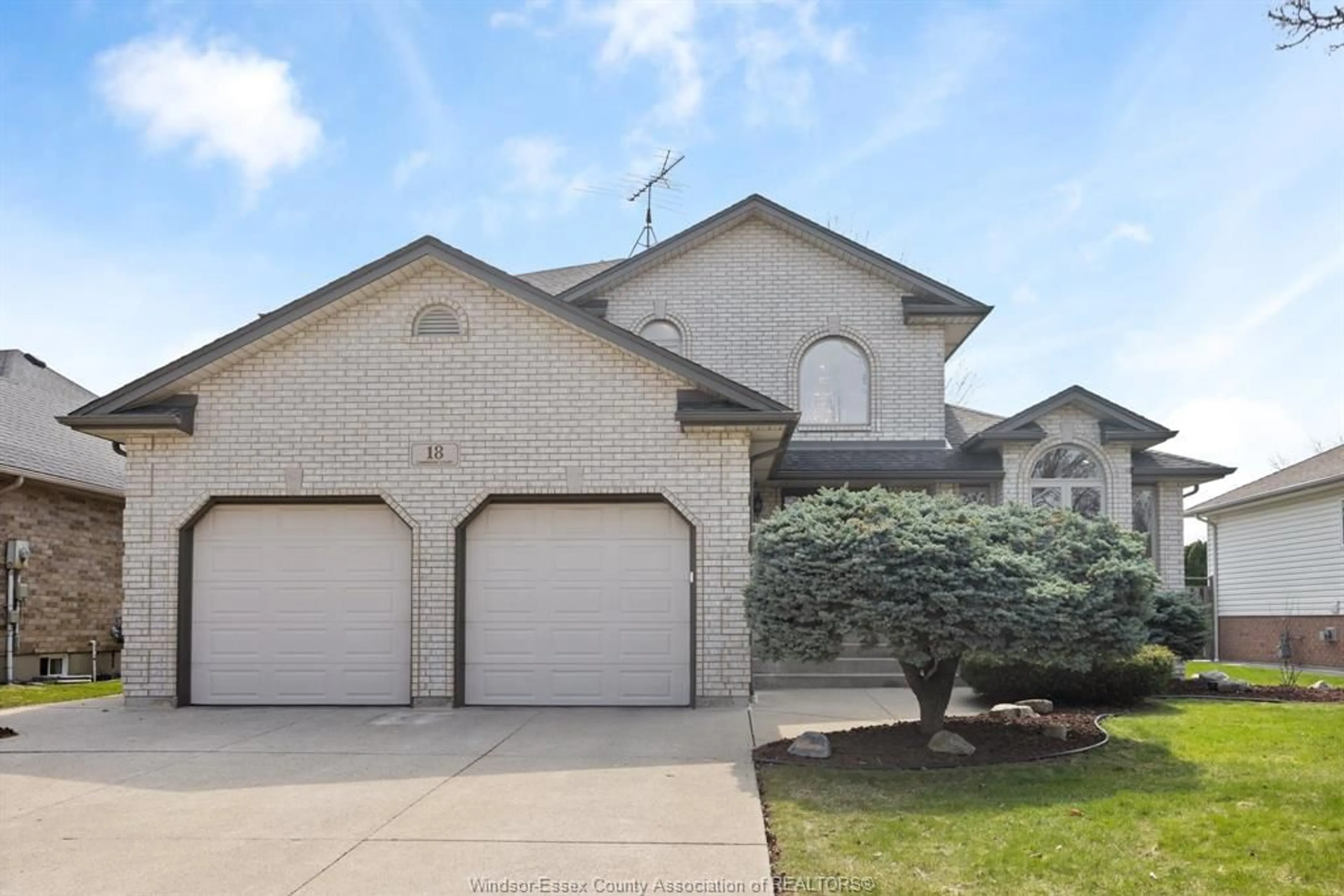 Home with brick exterior material, street for 18 CAMBRIDGE Crt, Amherstburg Ontario N9V 4B5