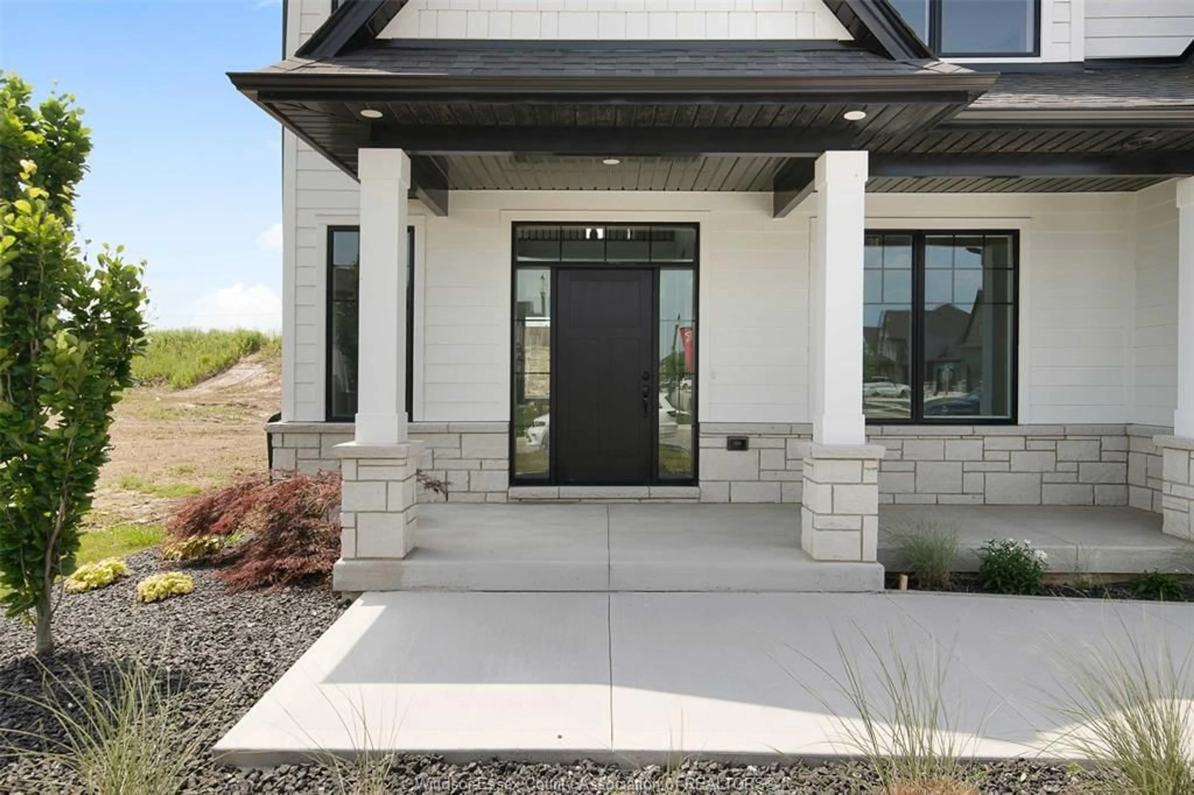 Indoor entryway for 300 BLAKE Ave, Belle River Ontario N0R 1A0