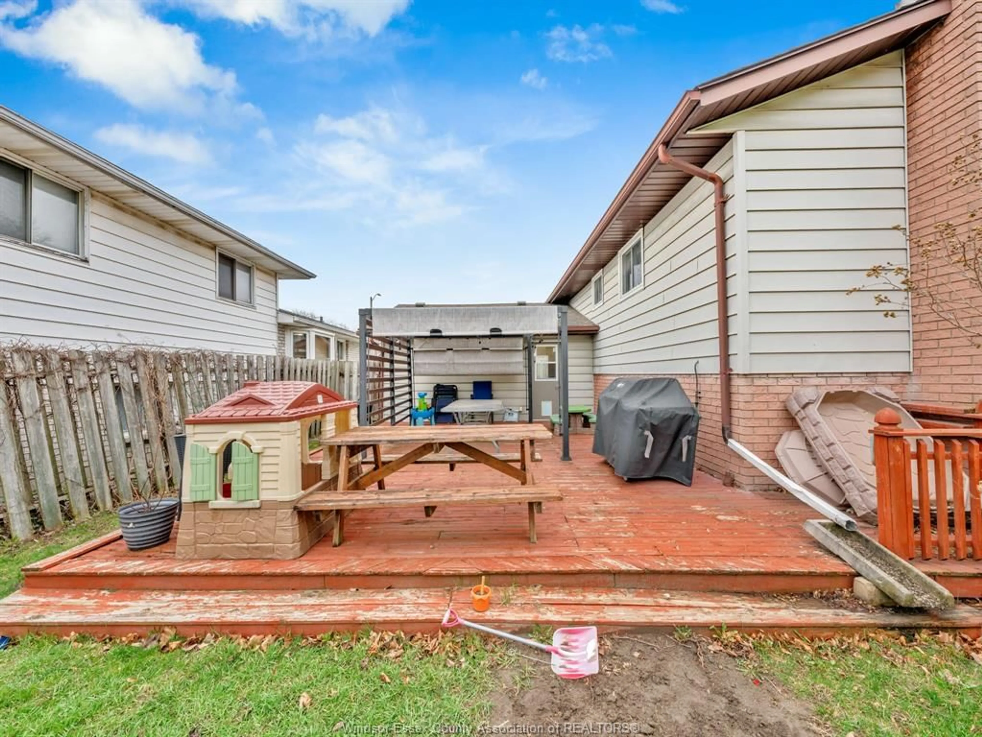 Patio, street for 678 GAUTHIER Dr, Tecumseh Ontario N8N 3P8