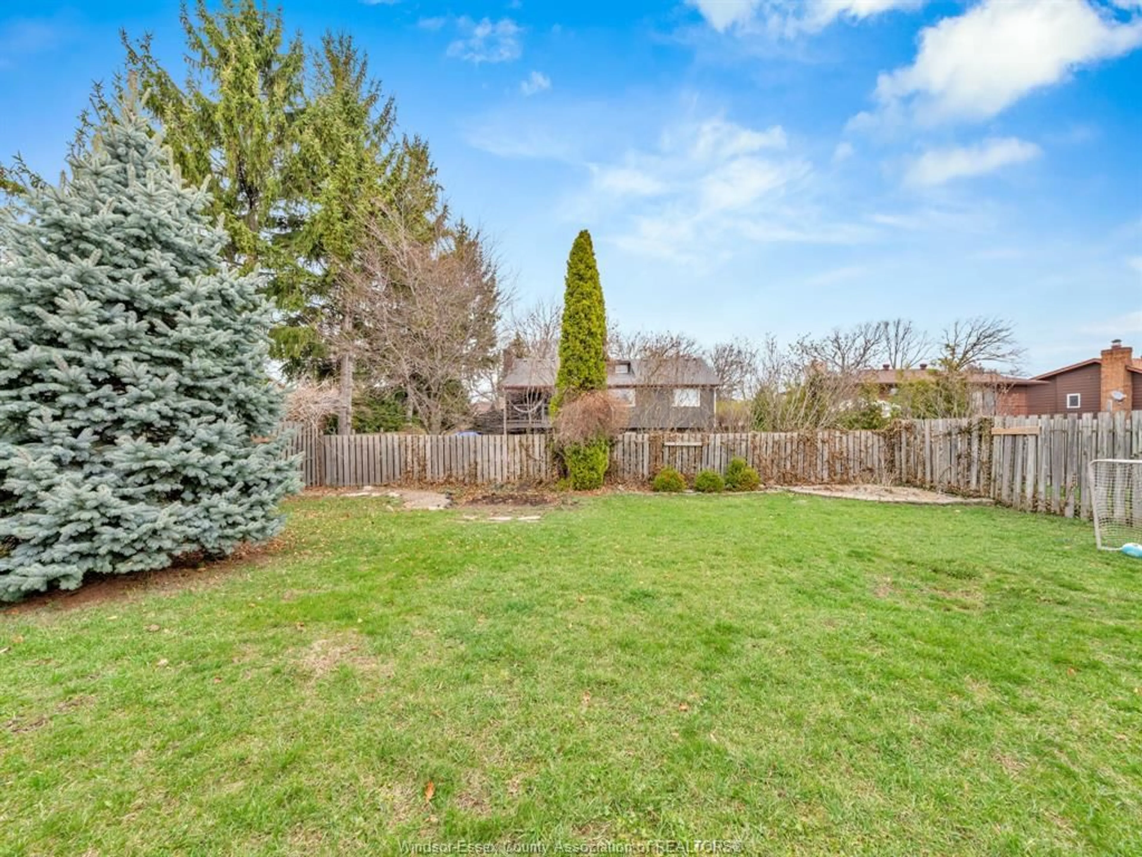 A pic from outside/outdoor area/front of a property/back of a property/a pic from drone, water/lake/river/ocean view for 678 GAUTHIER Dr, Tecumseh Ontario N8N 3P8