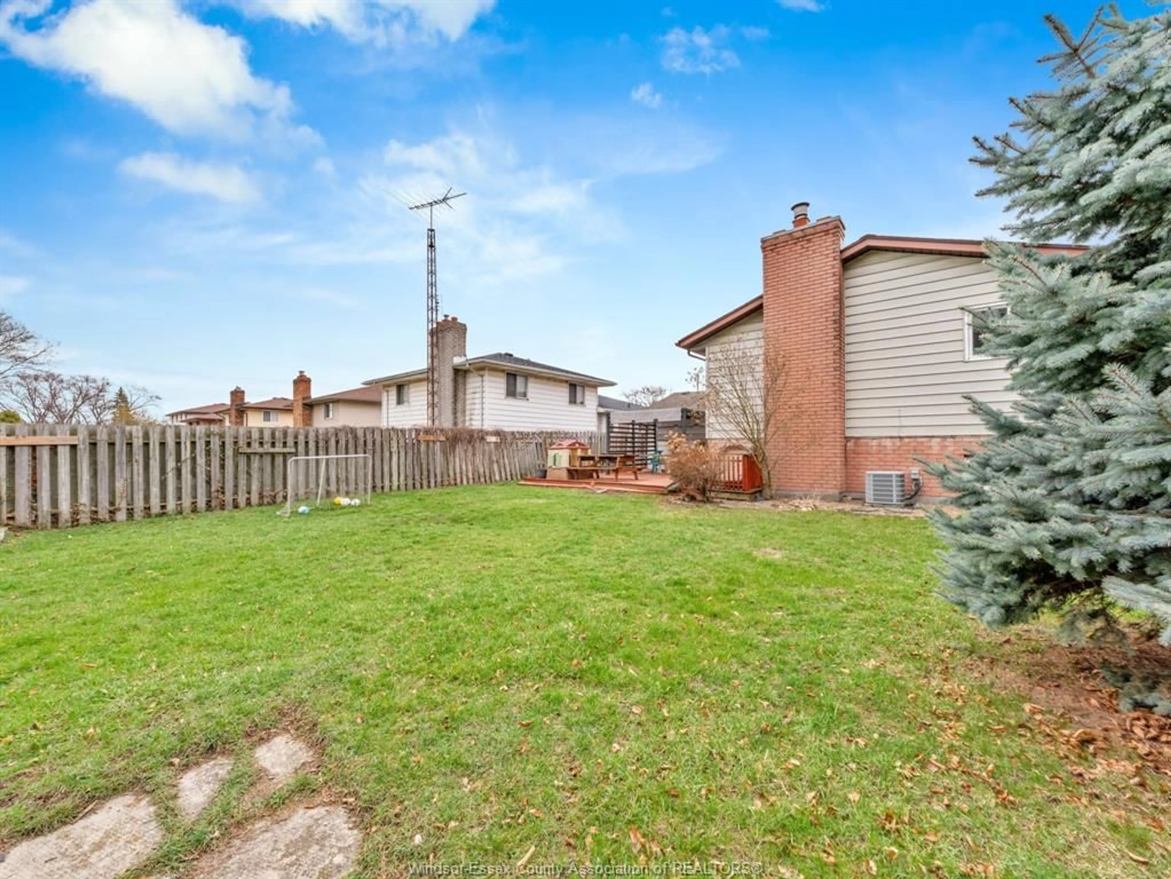 Unknown for 678 GAUTHIER Dr, Tecumseh Ontario N8N 3P8