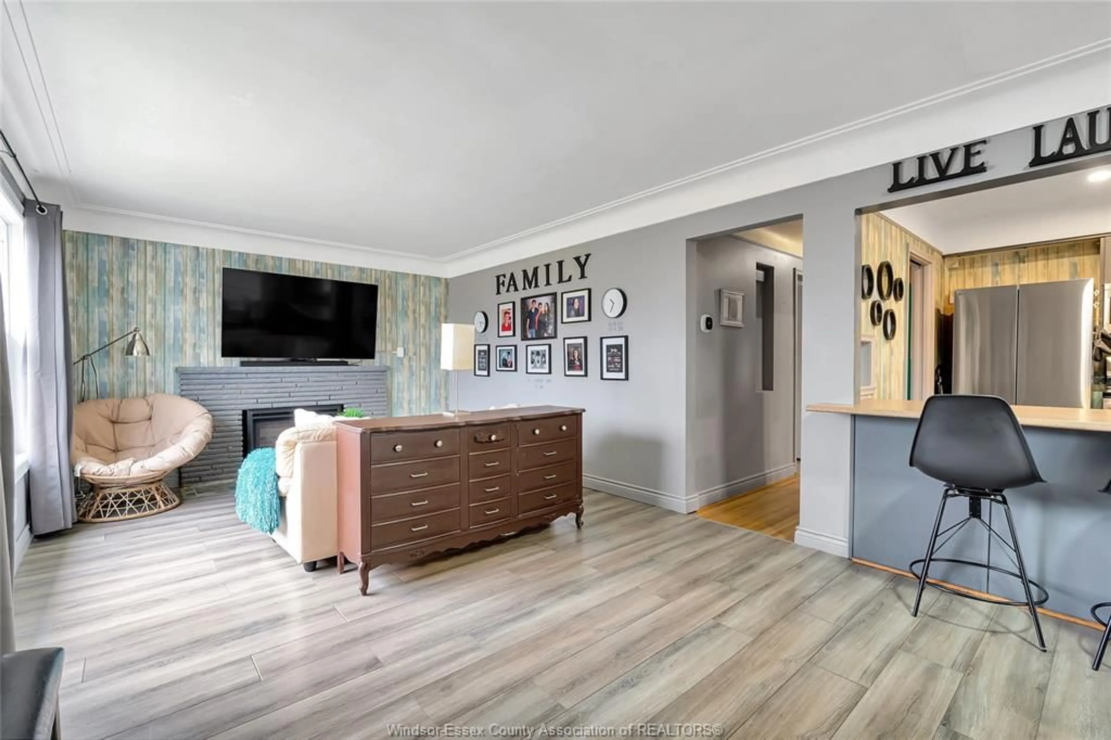 Unknown for 250 ISABELLE, Windsor Ontario N8S 3A6