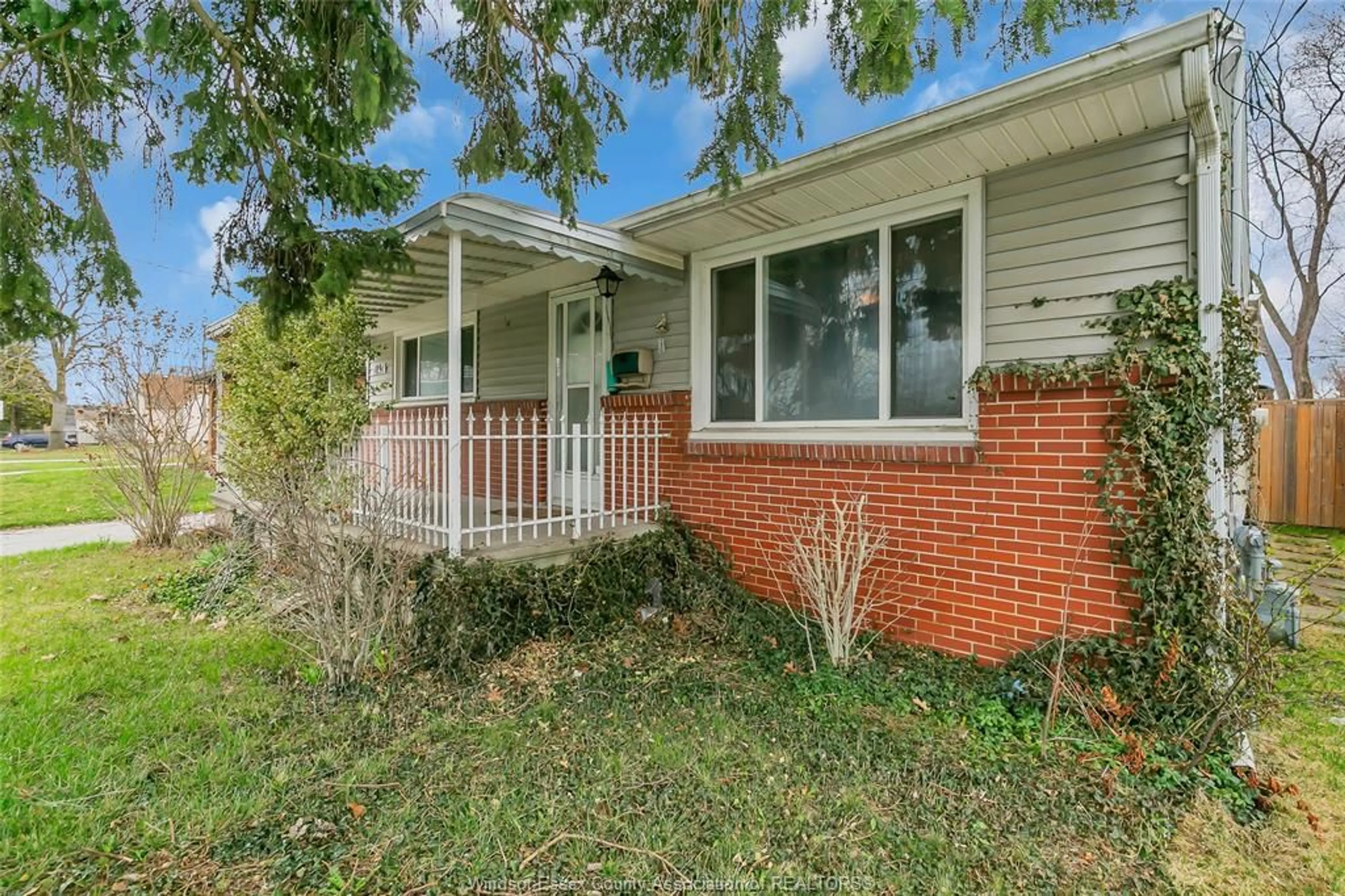 Home with brick exterior material, street for 1891 JEFFERSON, Windsor Ontario N8T 2V9