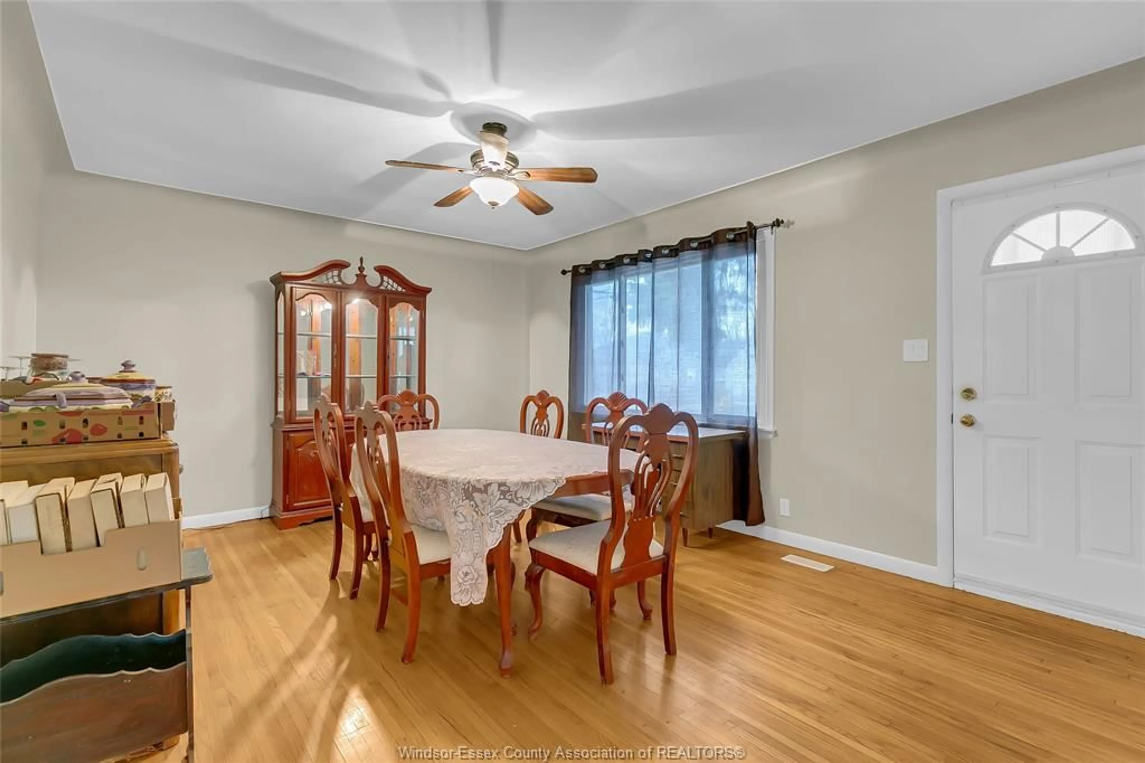 Dining room, wood/laminate floor for 1891 JEFFERSON, Windsor Ontario N8T 2V9