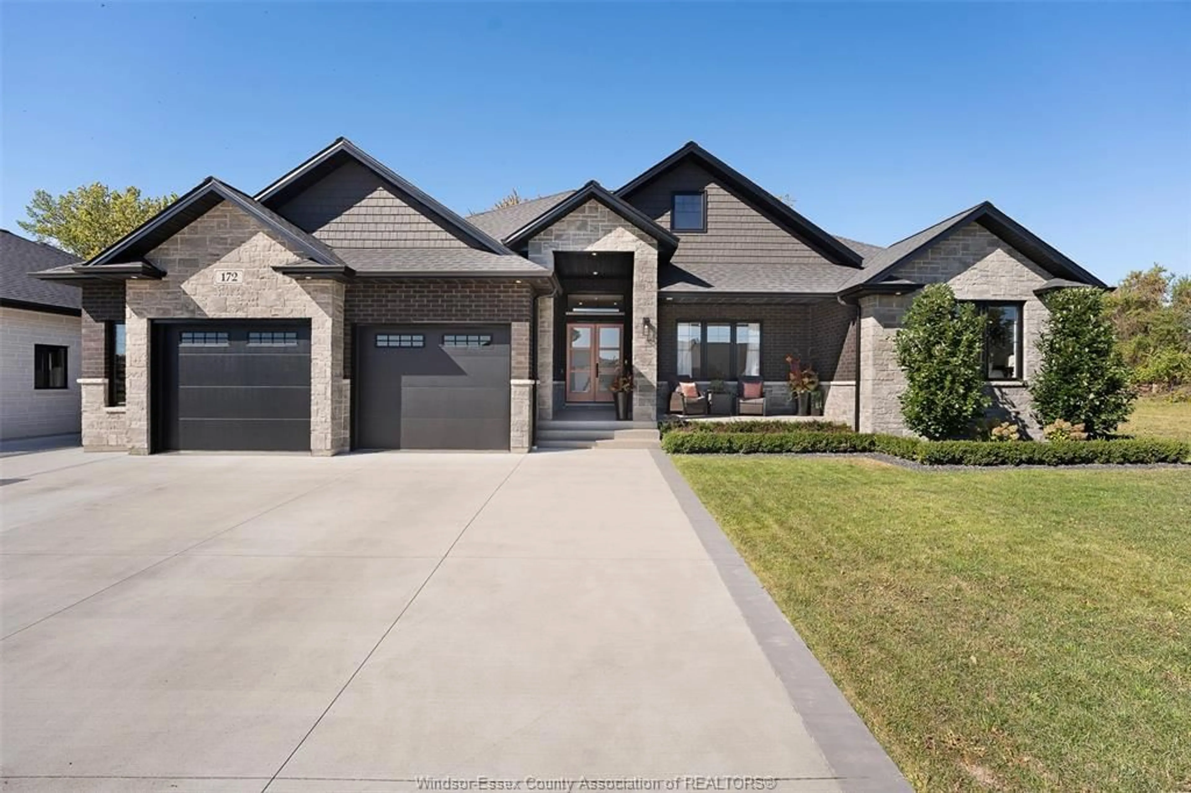 Home with brick exterior material, street for 172 GRANDVIEW Ave, Kingsville Ontario N9Y 0C8