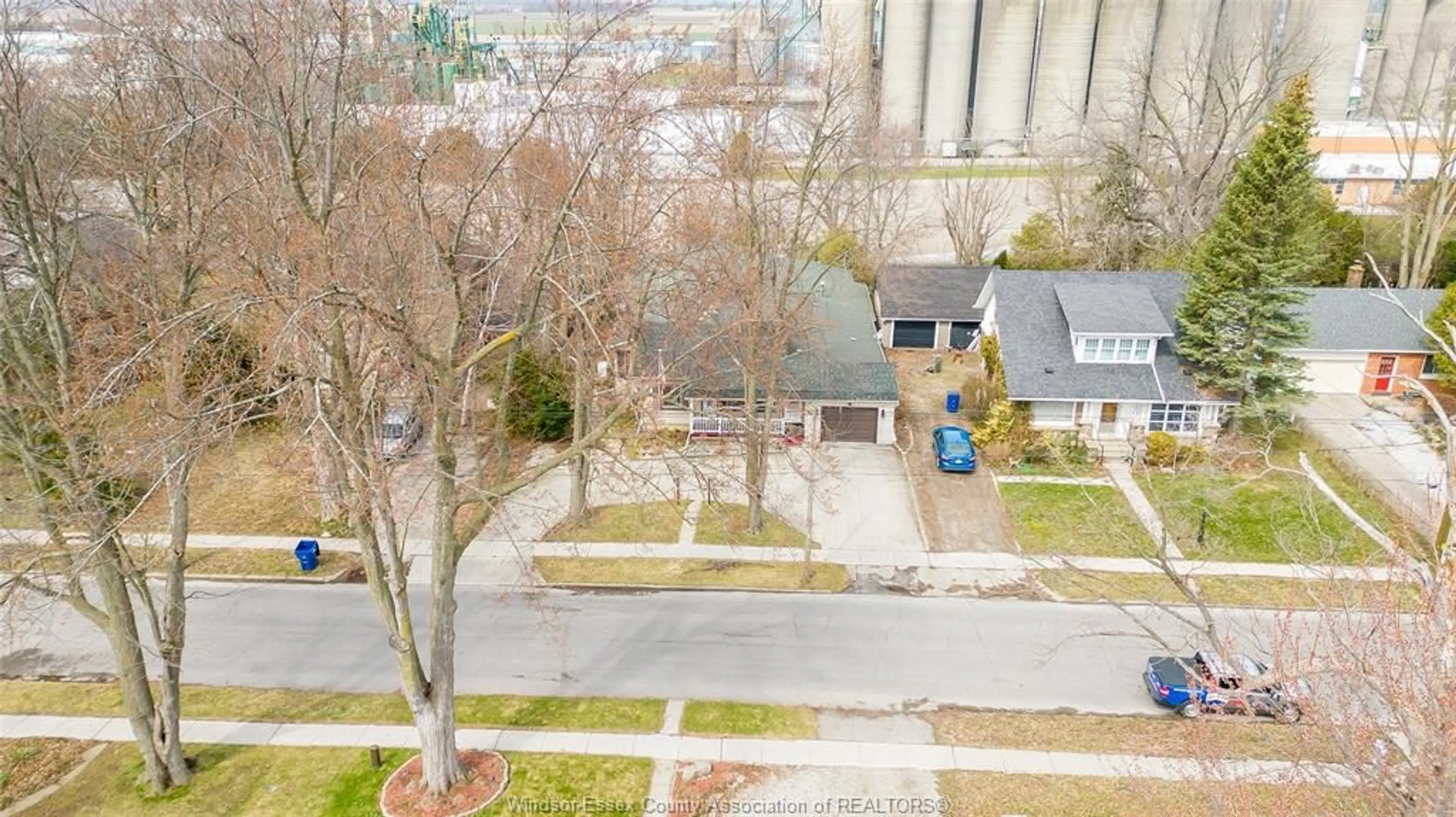 A pic from outside/outdoor area/front of a property/back of a property/a pic from drone, city buildings view from balcony for 83 MCGREGOR St, Blenheim Ontario N0P 1A0