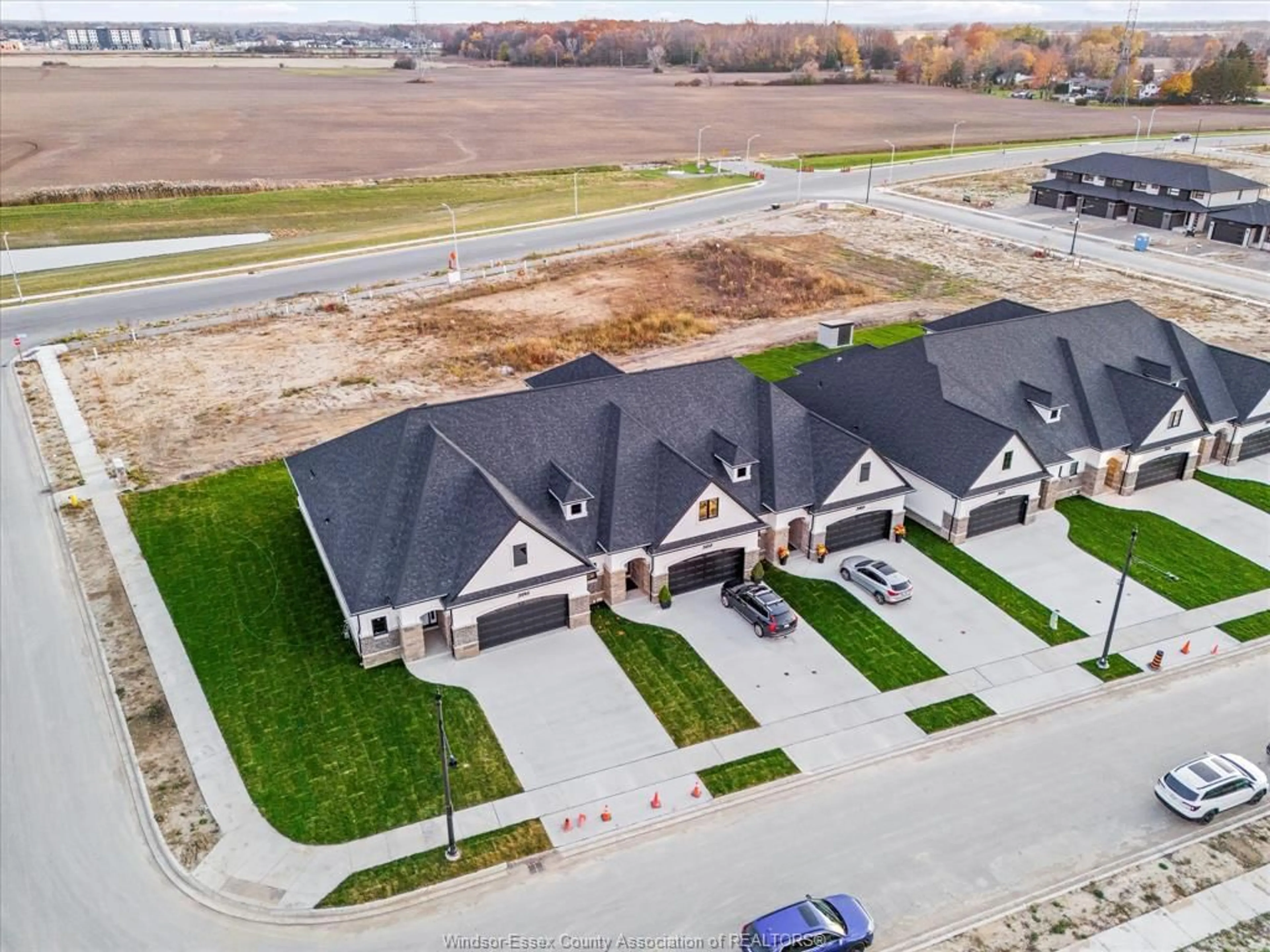 A pic from outside/outdoor area/front of a property/back of a property/a pic from drone, unknown for 3148 TULLIO Dr, LaSalle Ontario N9H 1H3