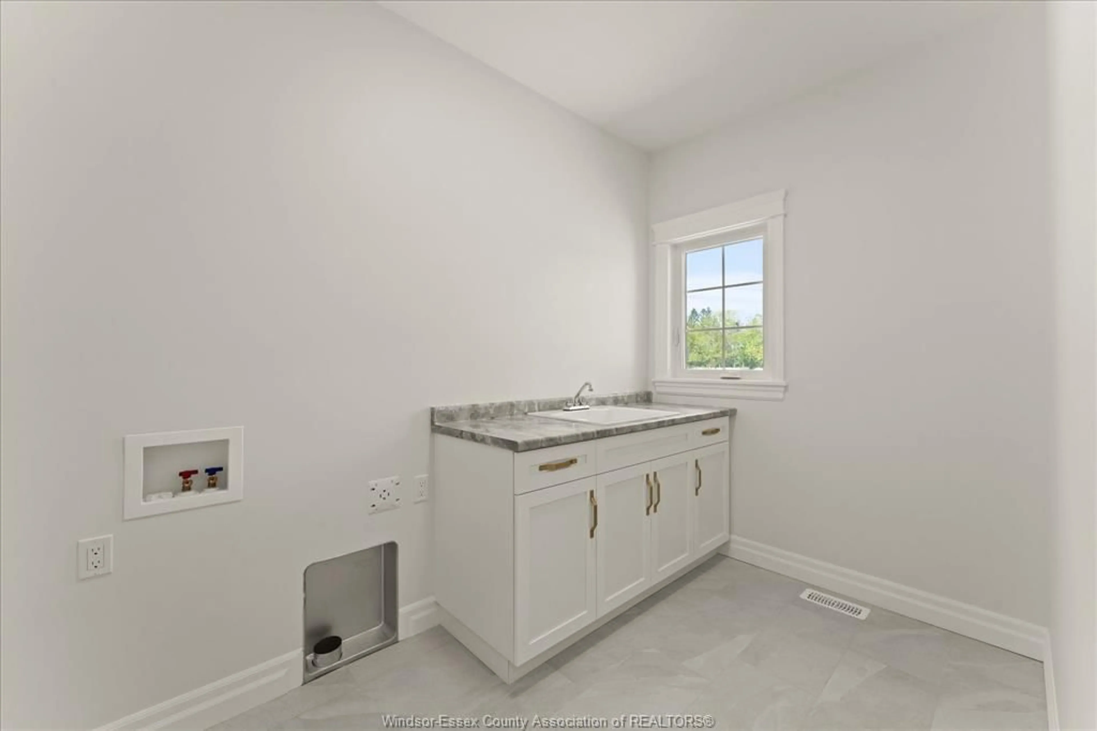 Unknown for 3148 TULLIO Dr, LaSalle Ontario N9H 1H3