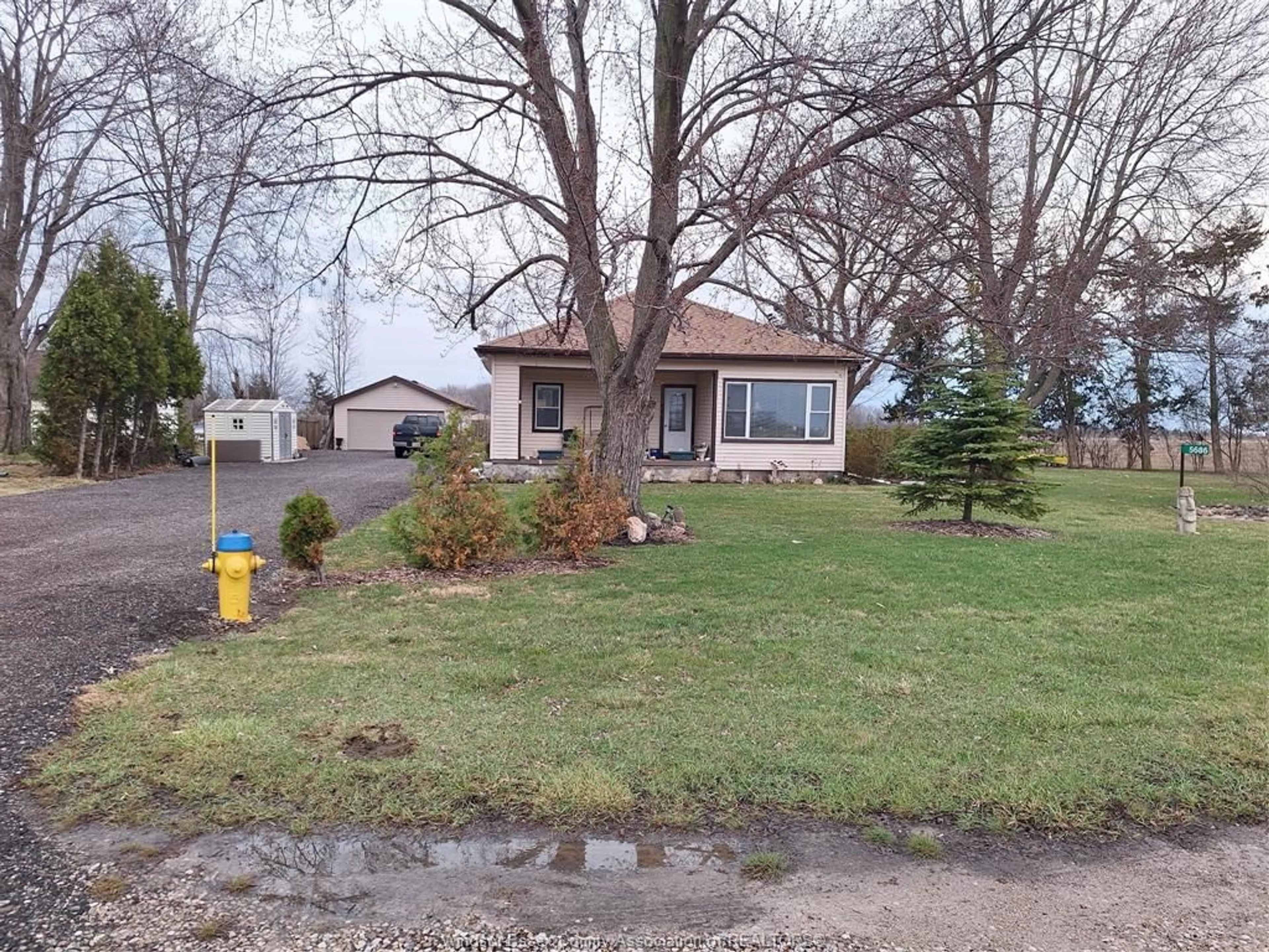 A pic from outside/outdoor area/front of a property/back of a property/a pic from drone, street for 5686 WALKER Rd, Oldcastle Ontario N8R 1L0