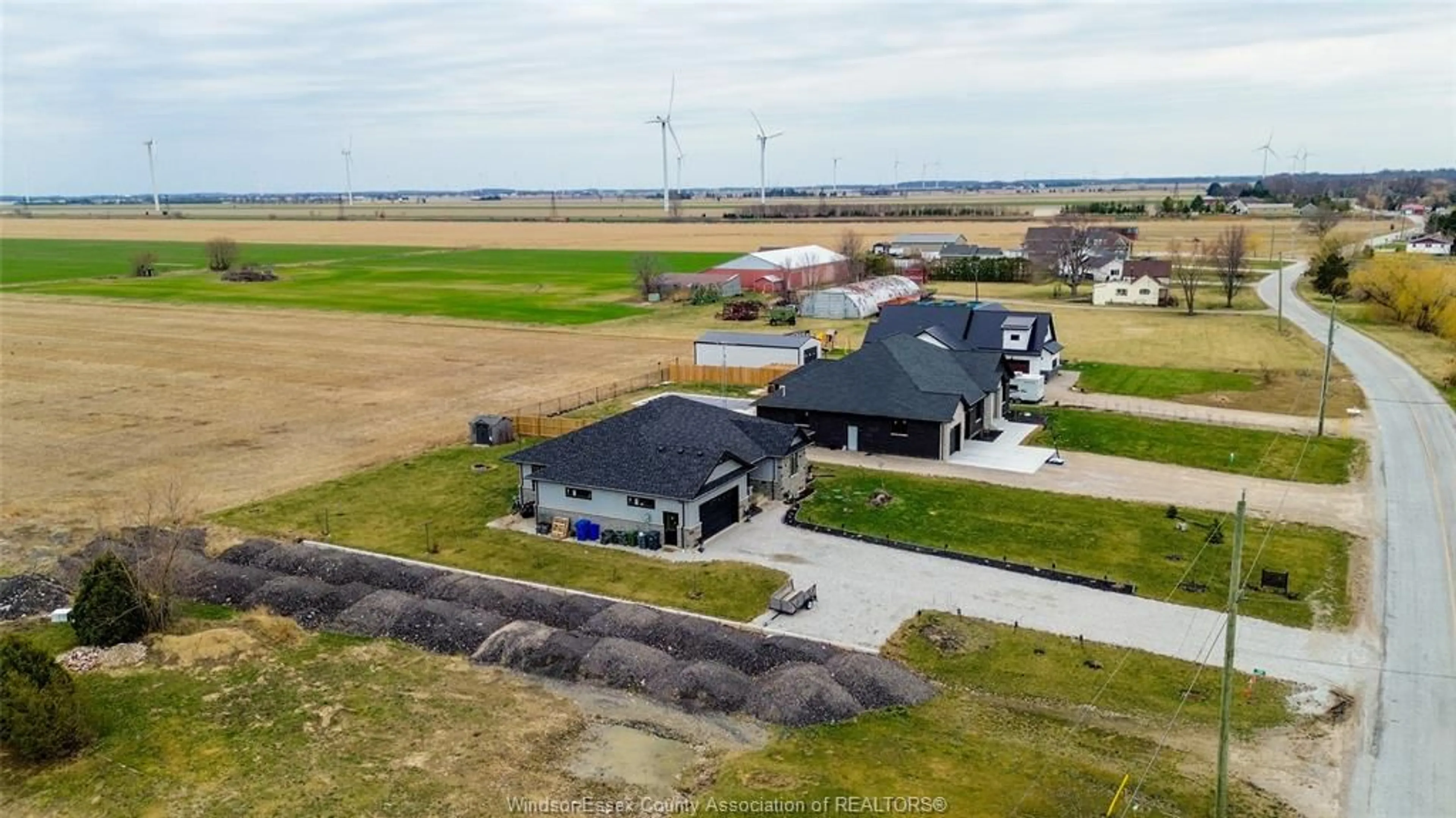 A pic from outside/outdoor area/front of a property/back of a property/a pic from drone, unknown for 366 EAST RUSCOM RIVER Rd, Lakeshore Ontario N0R 1S0