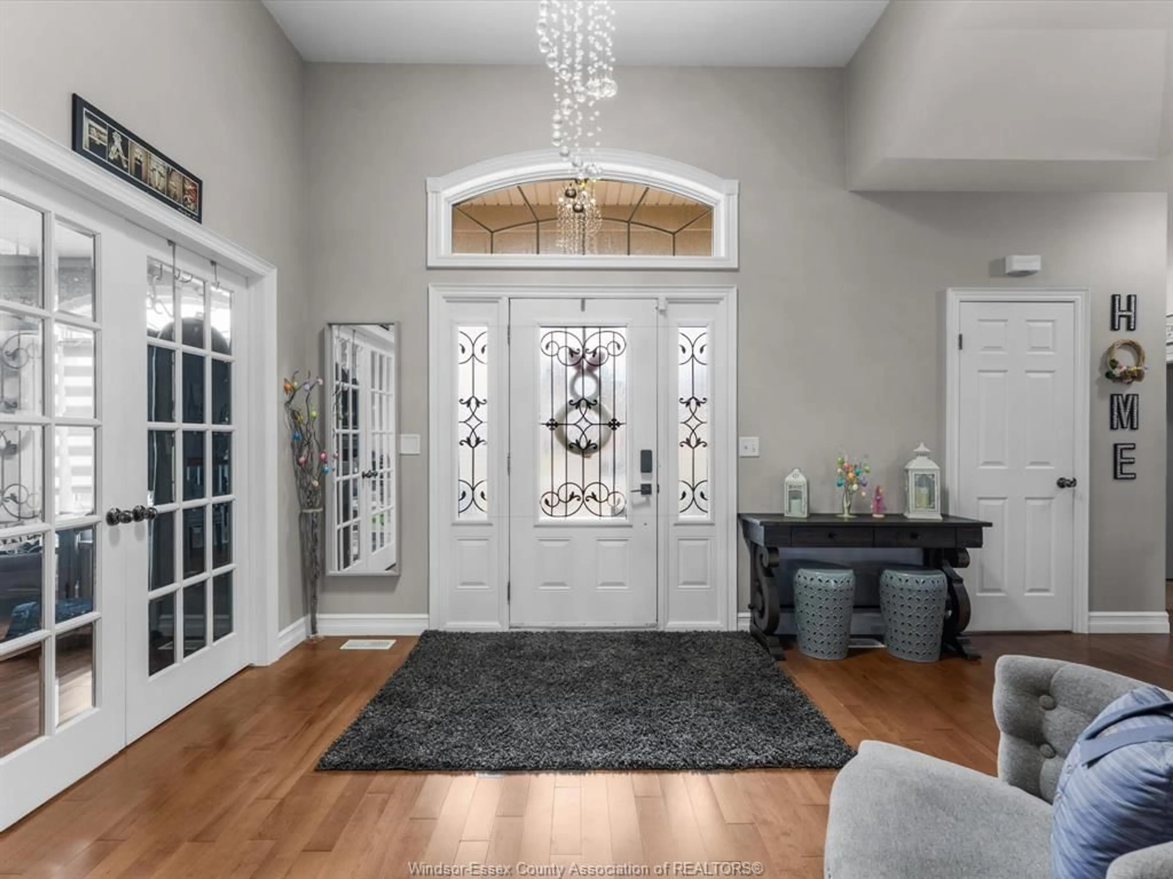 Indoor entryway for 202 ELLISON, Leamington Ontario N8H 0B2