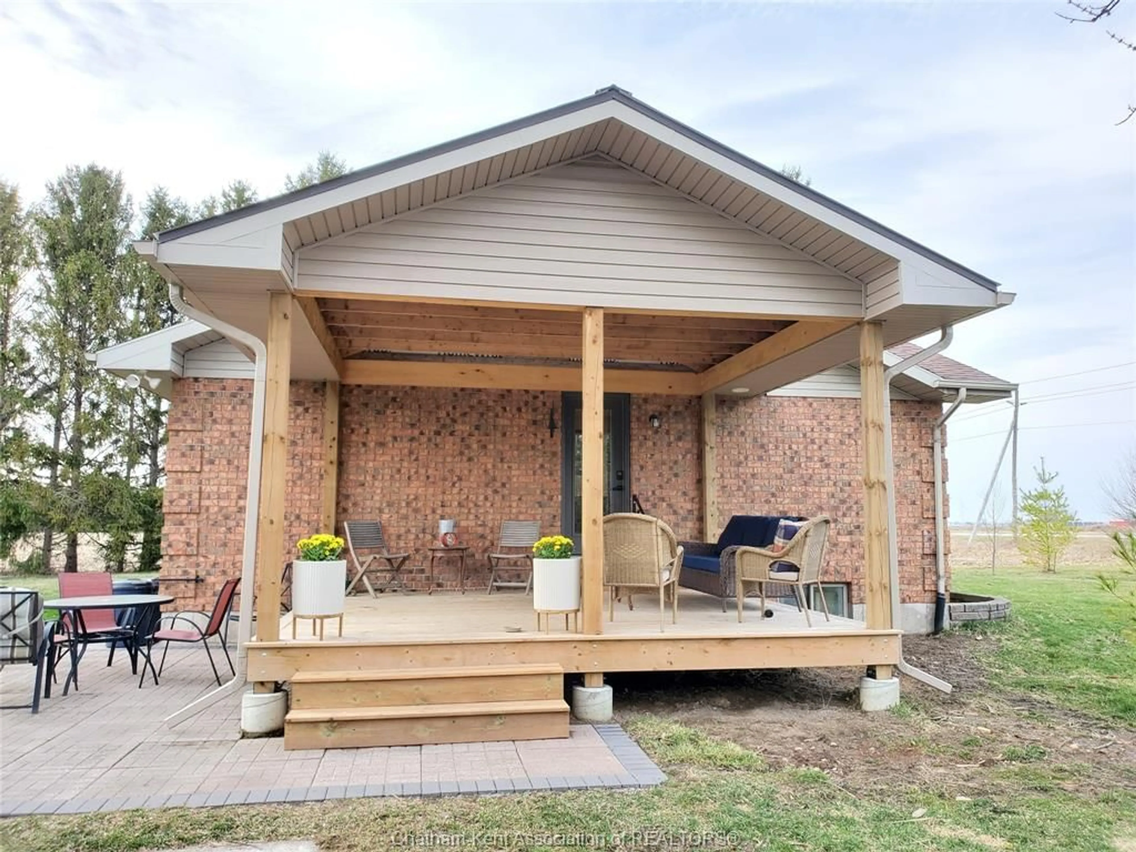 Patio, building for 25900 Prince Albert Rd, Dresden Ontario N0P 1M0