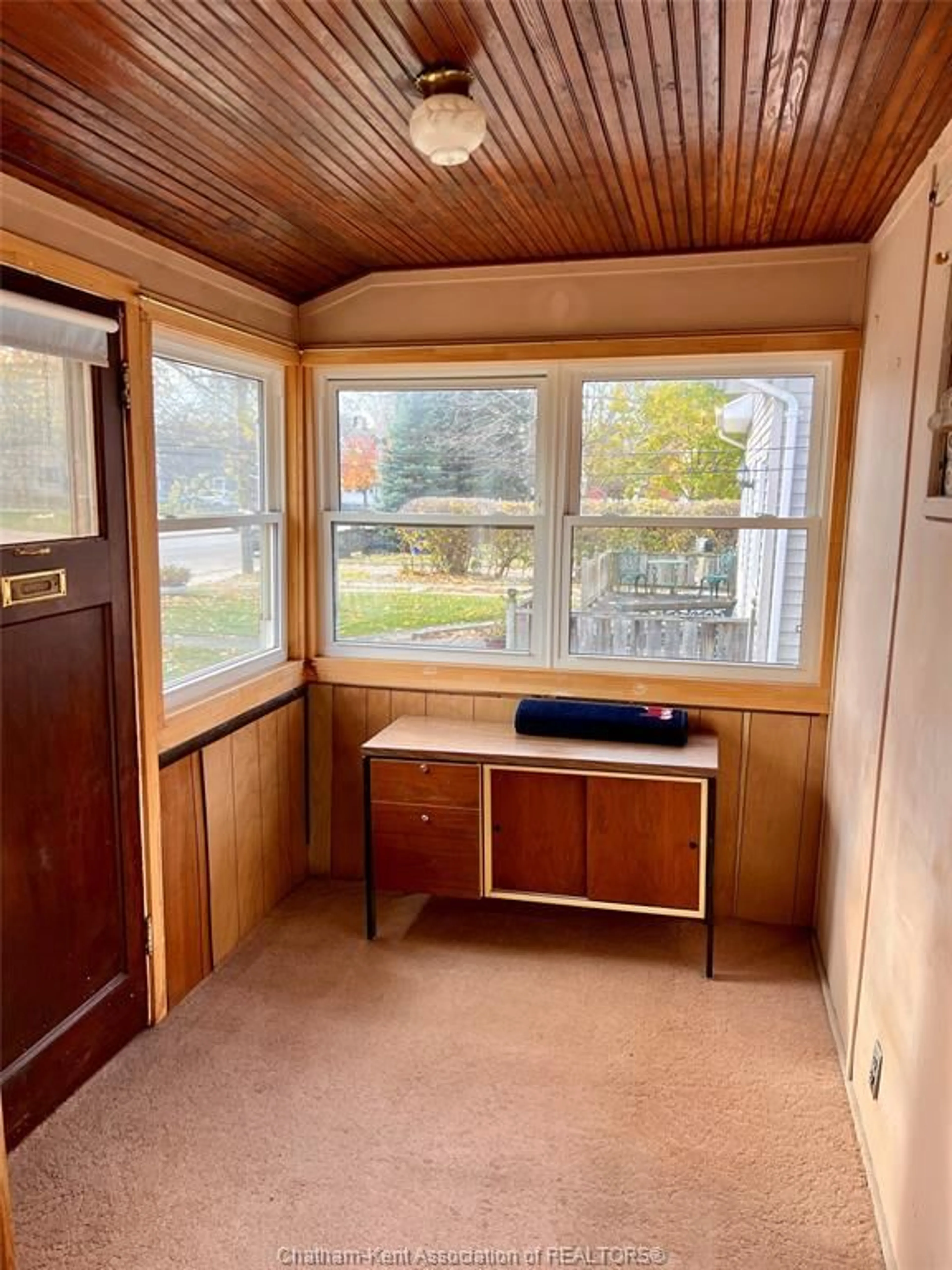 Unknown for 101 Harvey St, Chatham Ontario N7M 1M4