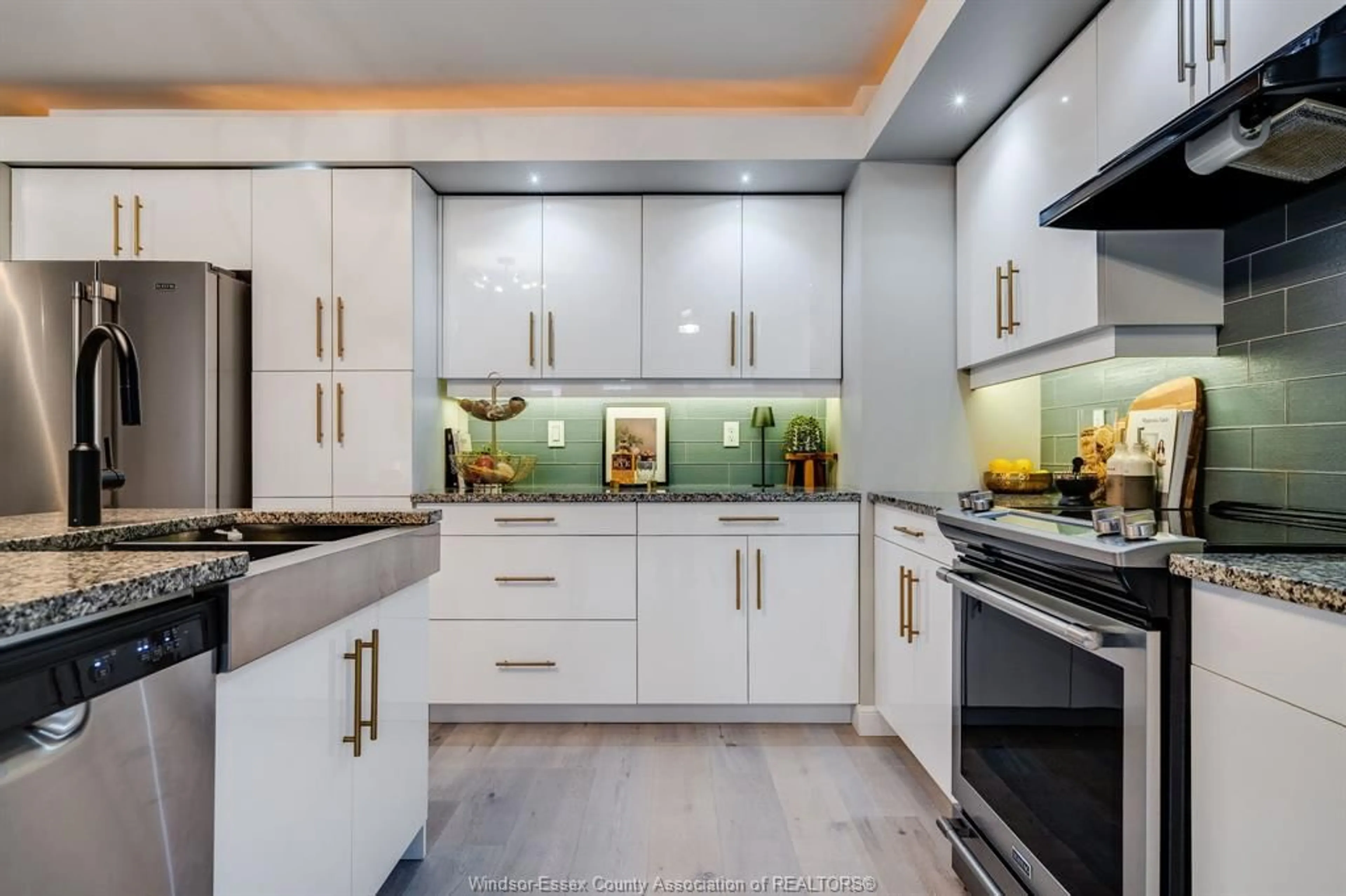 Contemporary kitchen, ceramic/tile floor for 19 Woodland, Kingsville Ontario N9Y 1A0