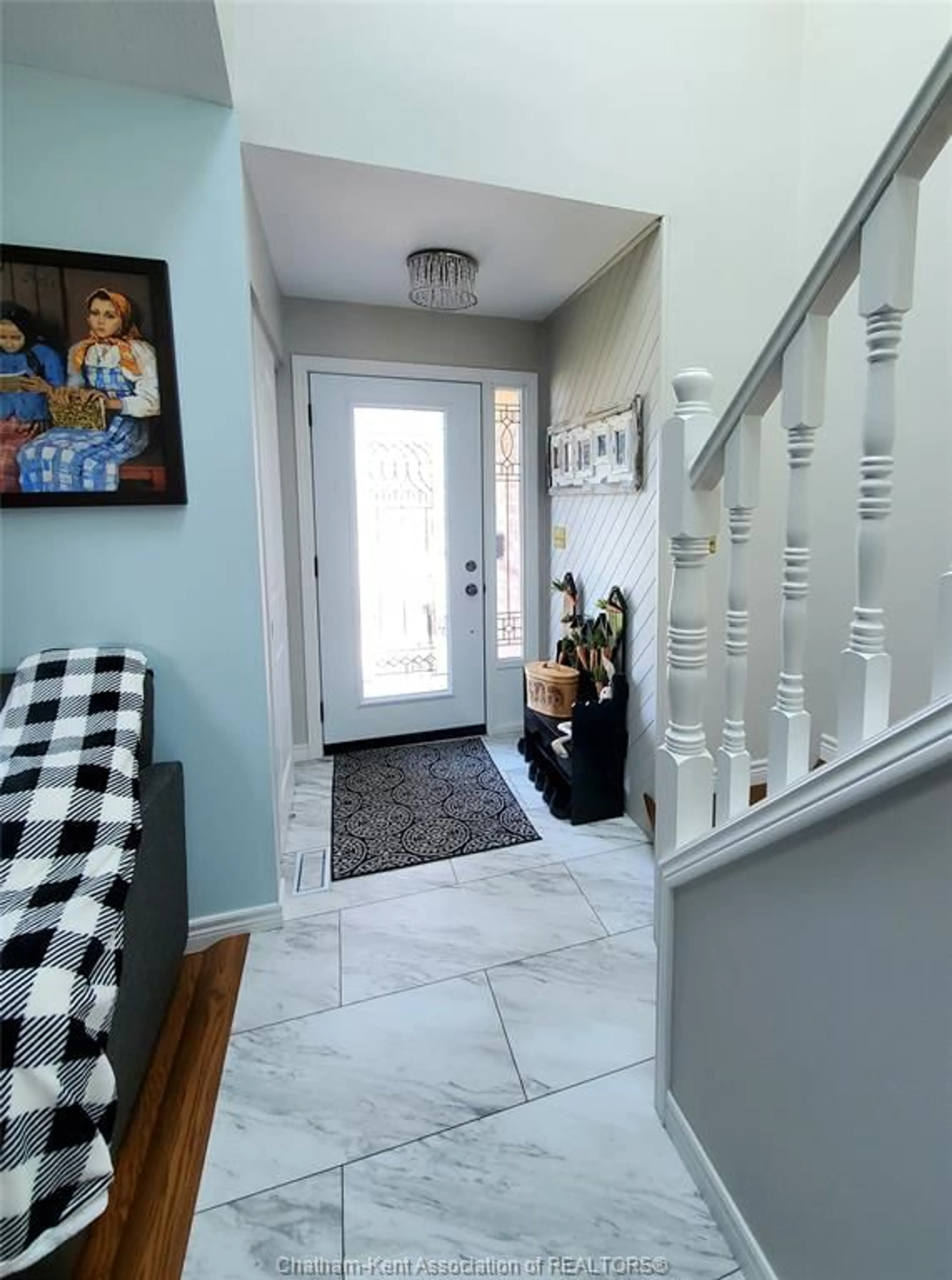 Indoor entryway for 82 Harvest Cres, Chatham Ontario N7L 5C4