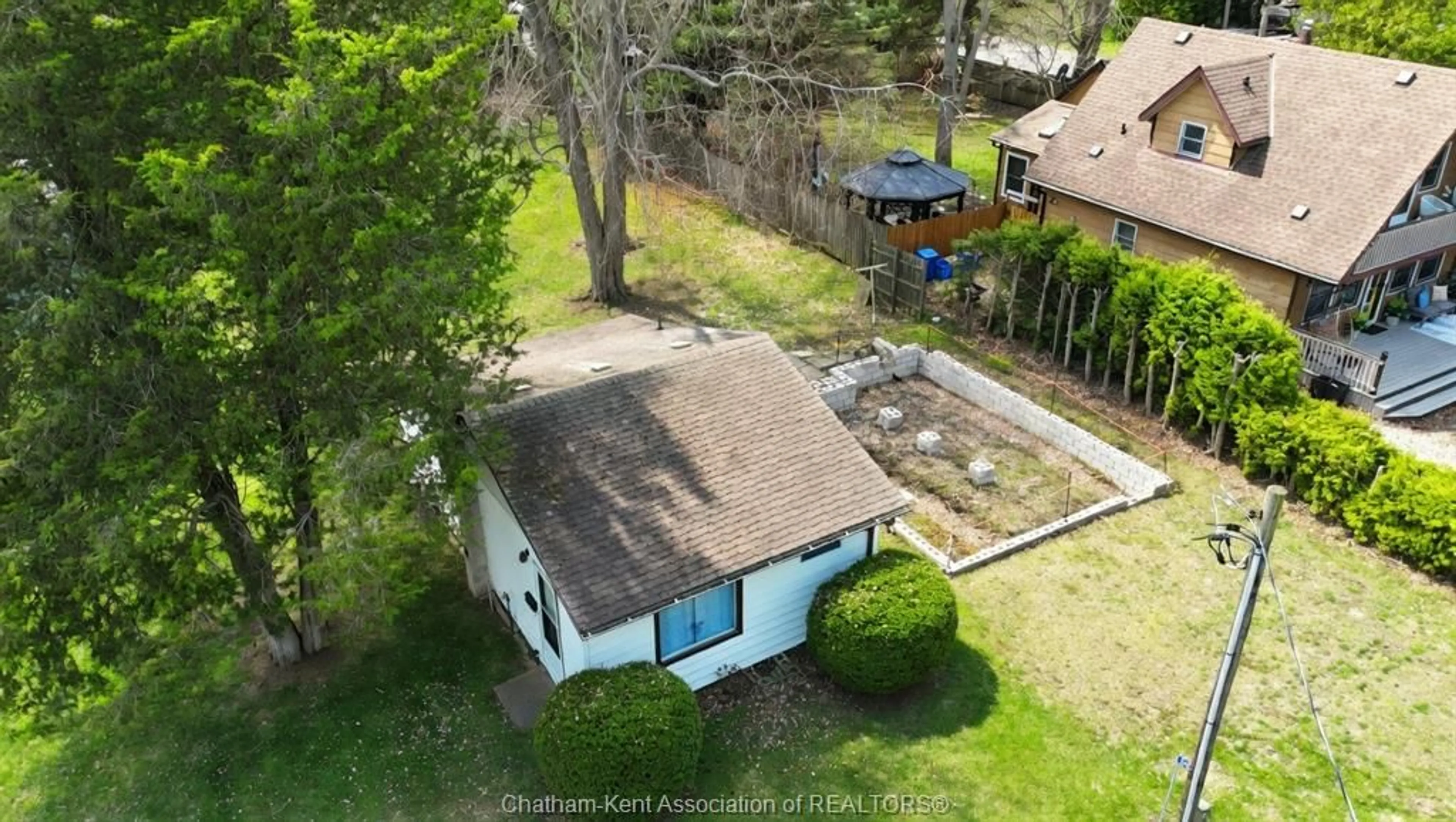 A pic from outside/outdoor area/front of a property/back of a property/a pic from drone, unknown for 8611 Furnival Rd, Port Glasgow Ontario N0L 2C0