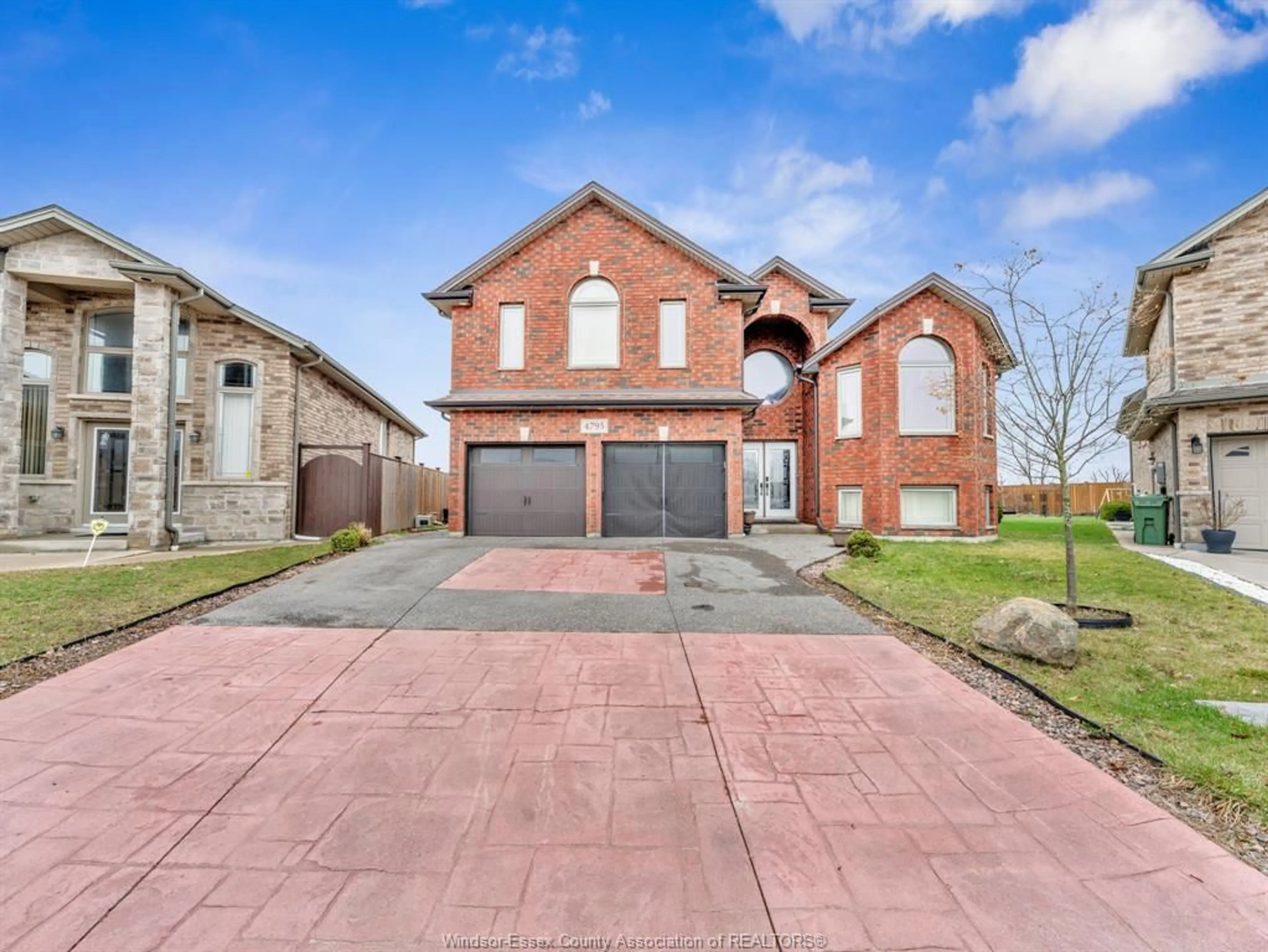 Home with brick exterior material, street for 4795 PERIWINKLE Cres, Windsor Ontario N9G 3G8