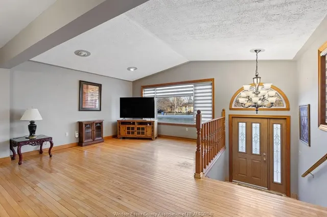 1116 REAUME, LaSalle 5