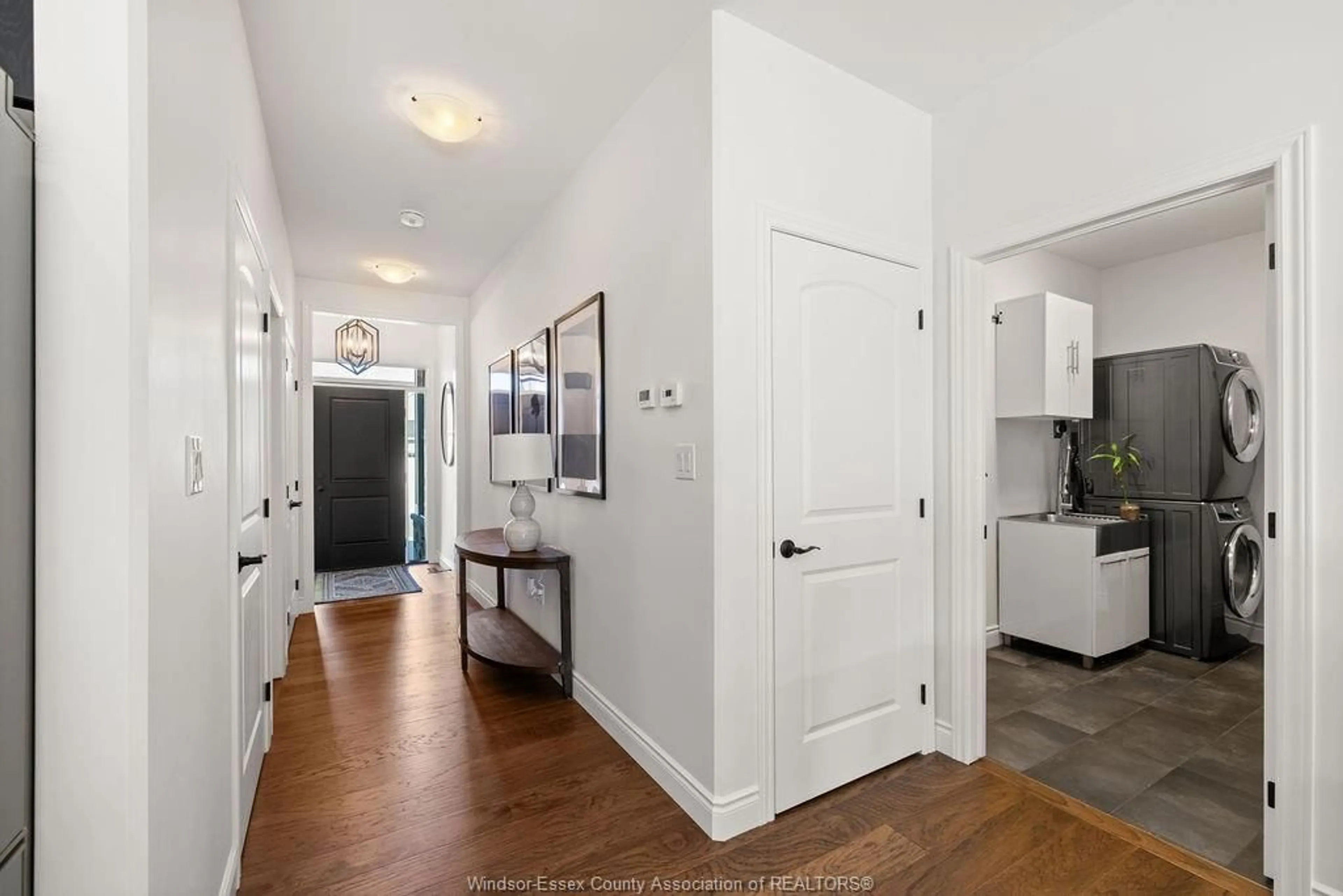 Indoor entryway for 404 MATESE St, Lakeshore Ontario N8L 0A5