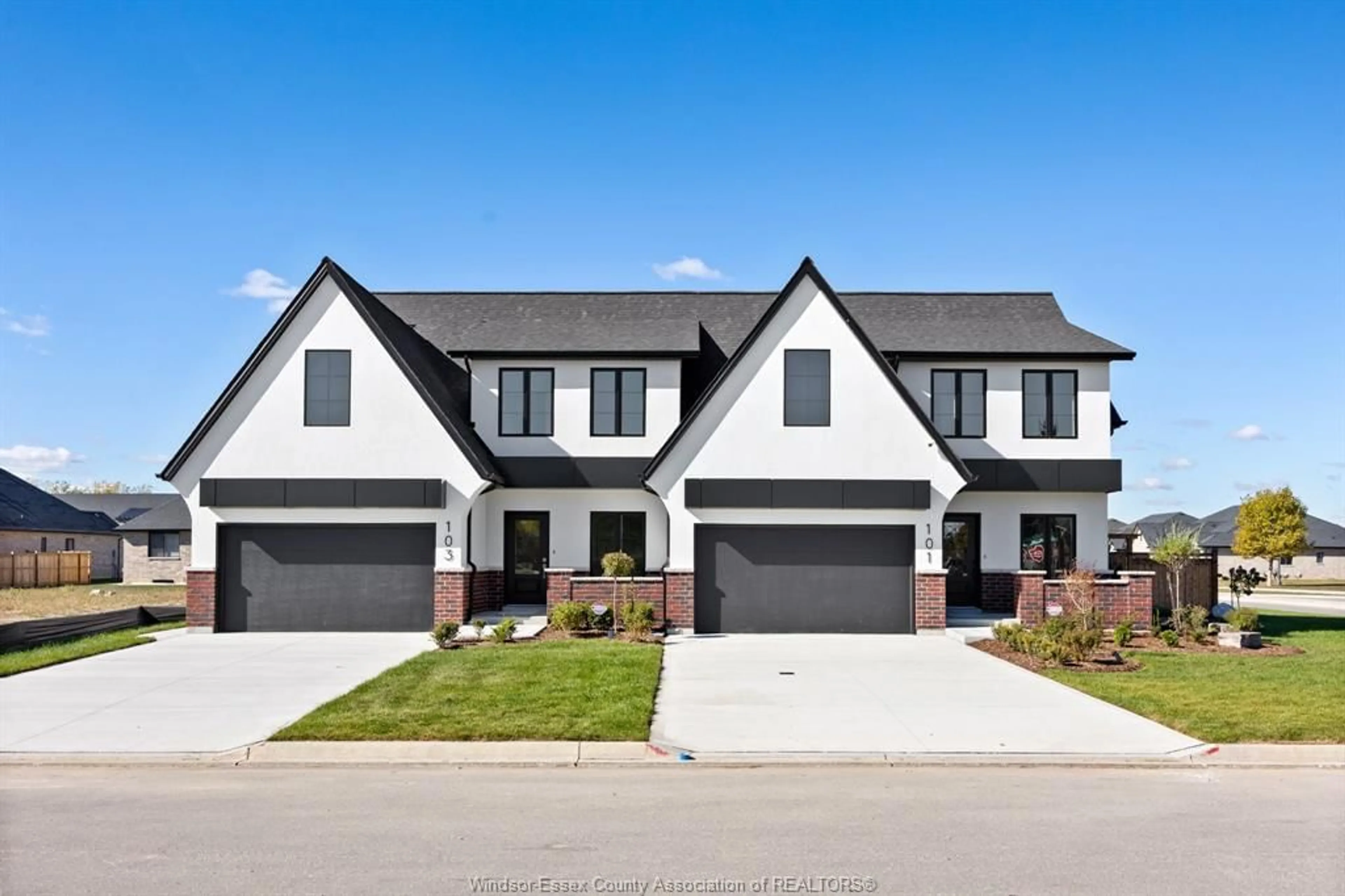 Home with brick exterior material, street for 103 Erie Isle Crt, Amherstburg Ontario N9V 0H1