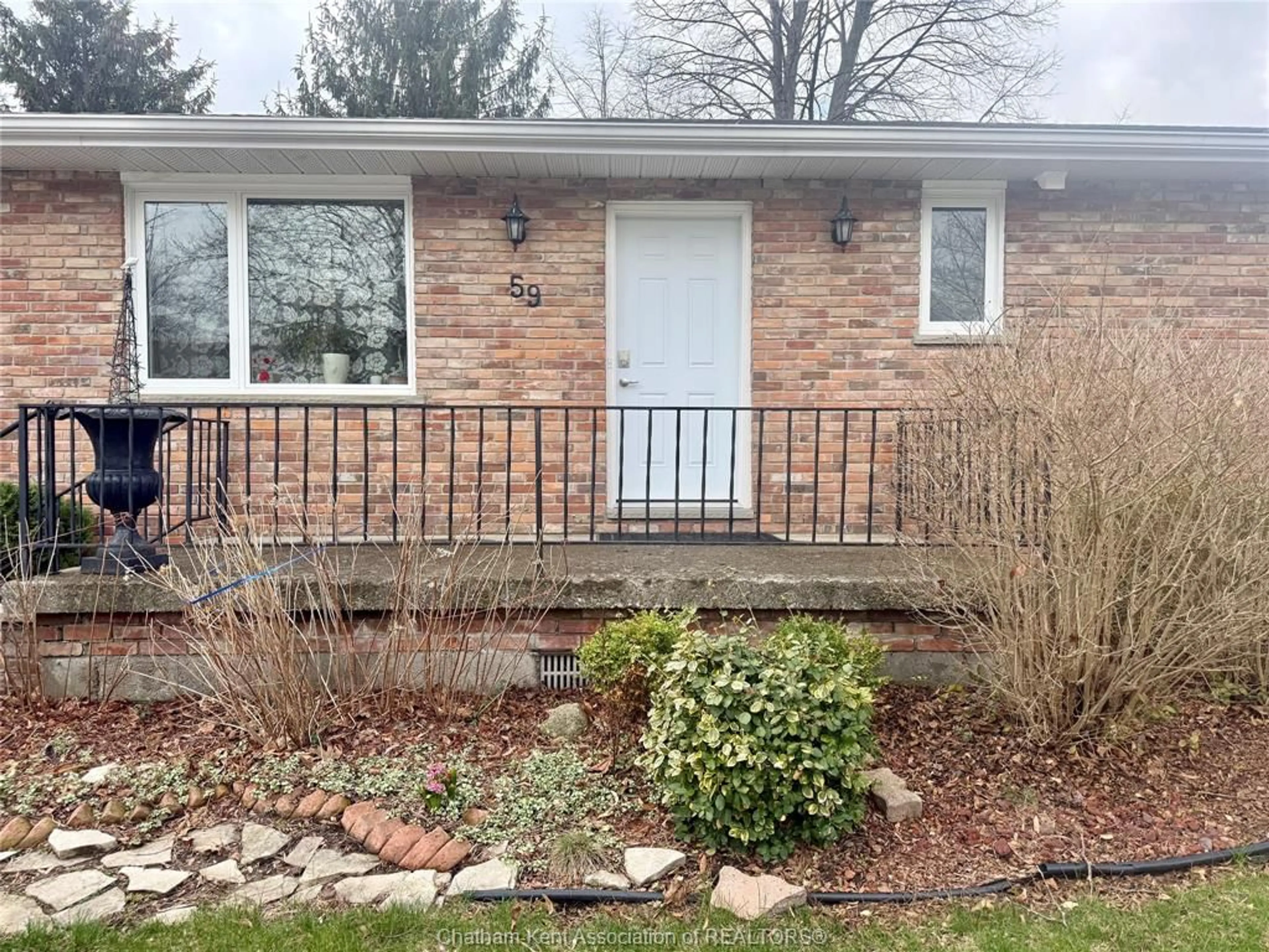 Home with brick exterior material, street for 59 Lemuel St, Thamesville Ontario N0P 2K0