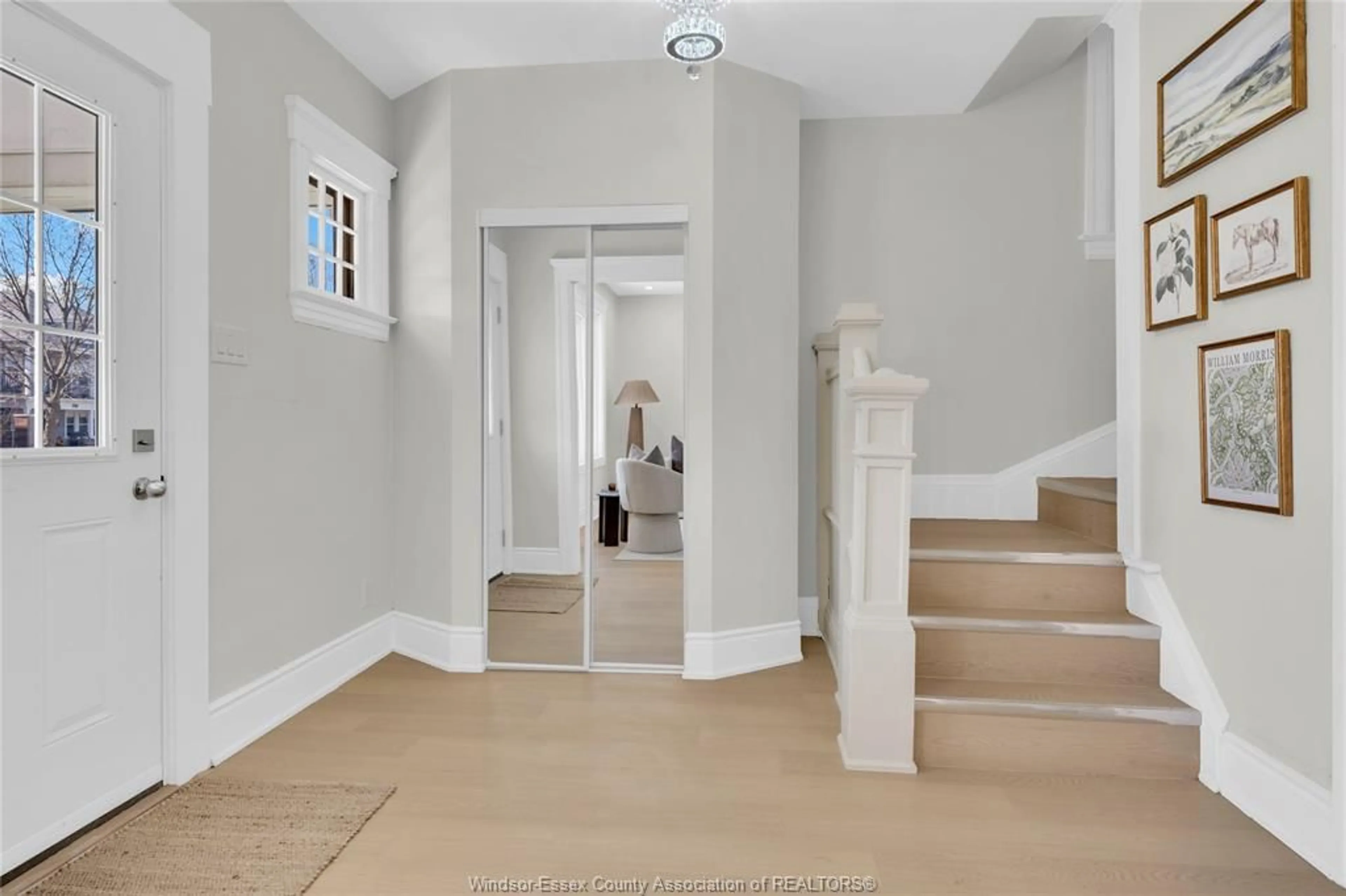 Indoor foyer for 884 MOY, Windsor Ontario N9A 2N8