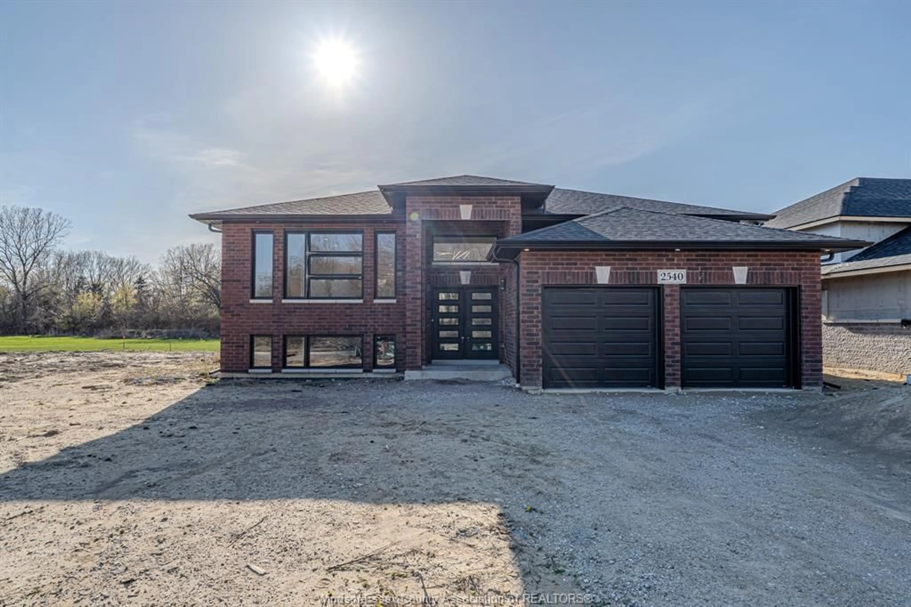 Home with brick exterior material, building for 2588 MAYFAIR, LaSalle Ontario N9J 2M6