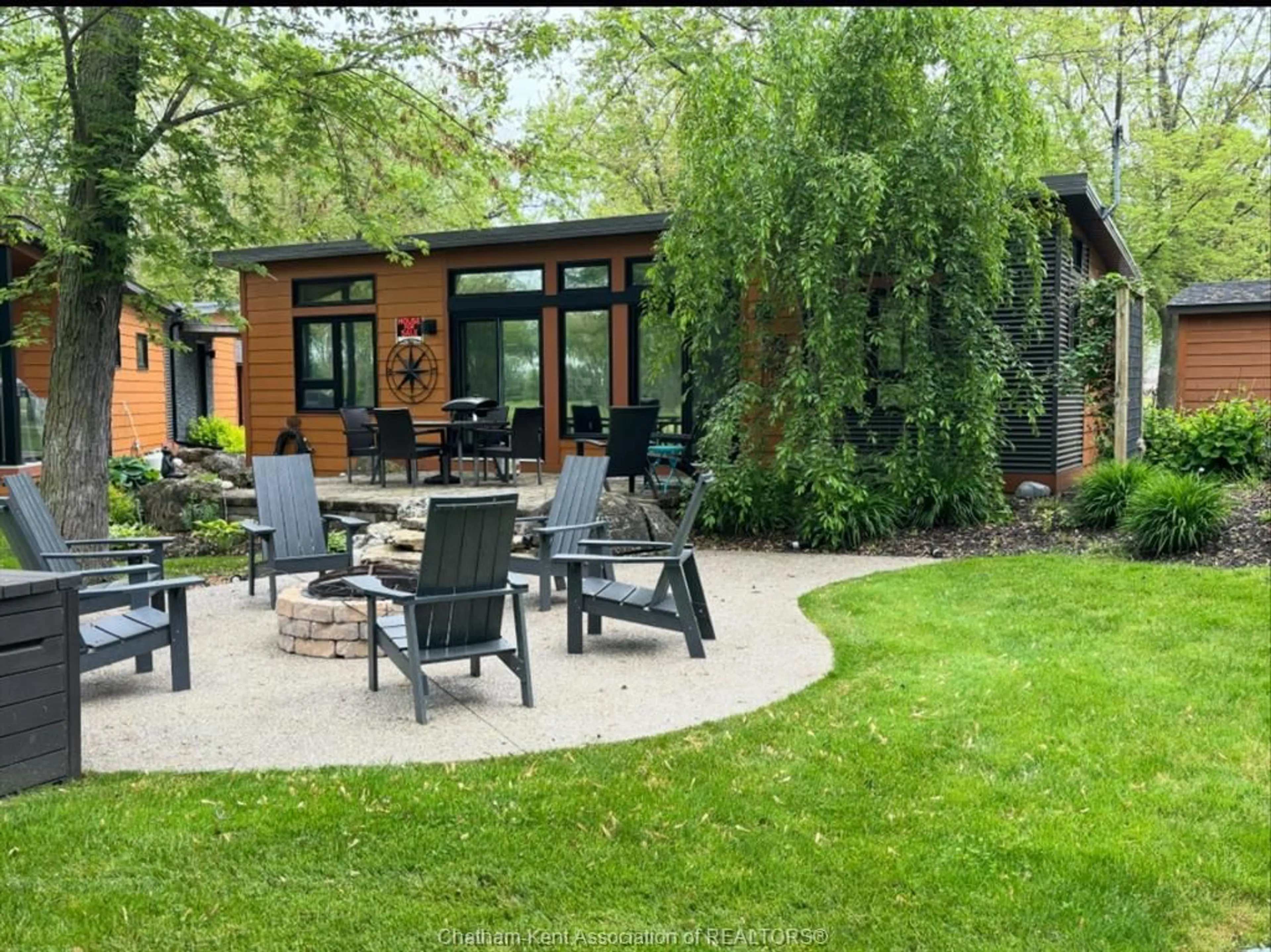 Patio, street for 981 COUNTY RD 2 Rd #707, Lakeshore Ontario N8L 1B4