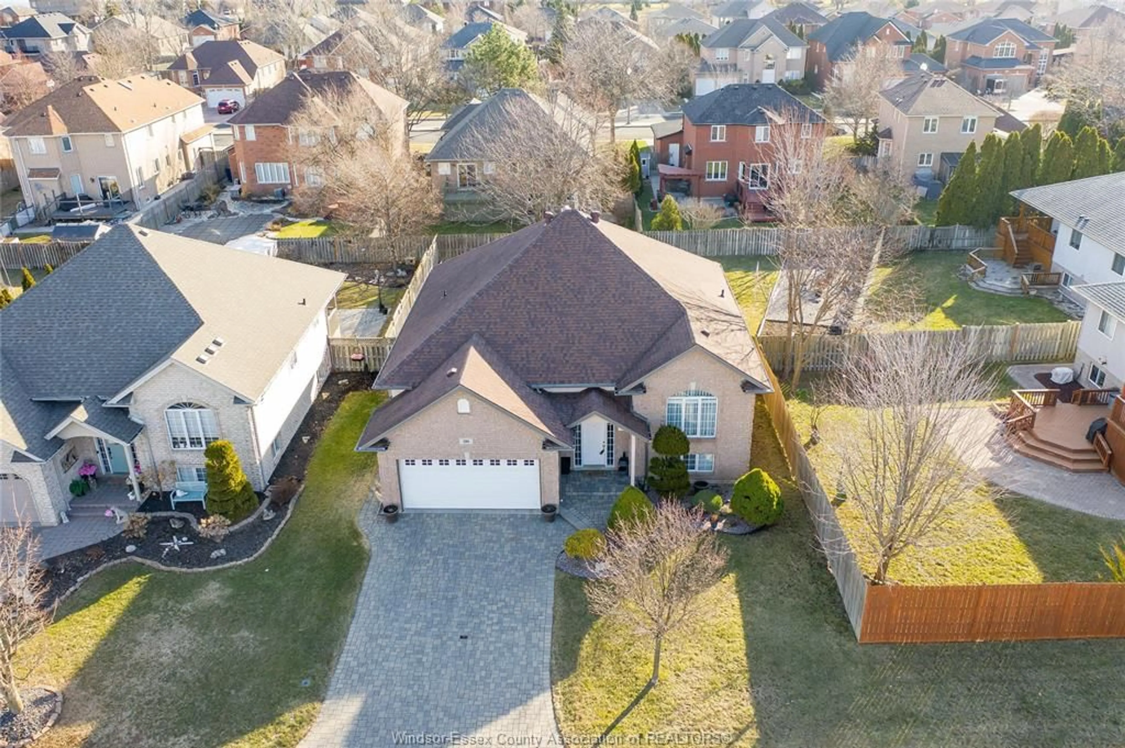 A pic from outside/outdoor area/front of a property/back of a property/a pic from drone, street for 584 BELLAGIO Dr, Windsor Ontario N8P 1J9