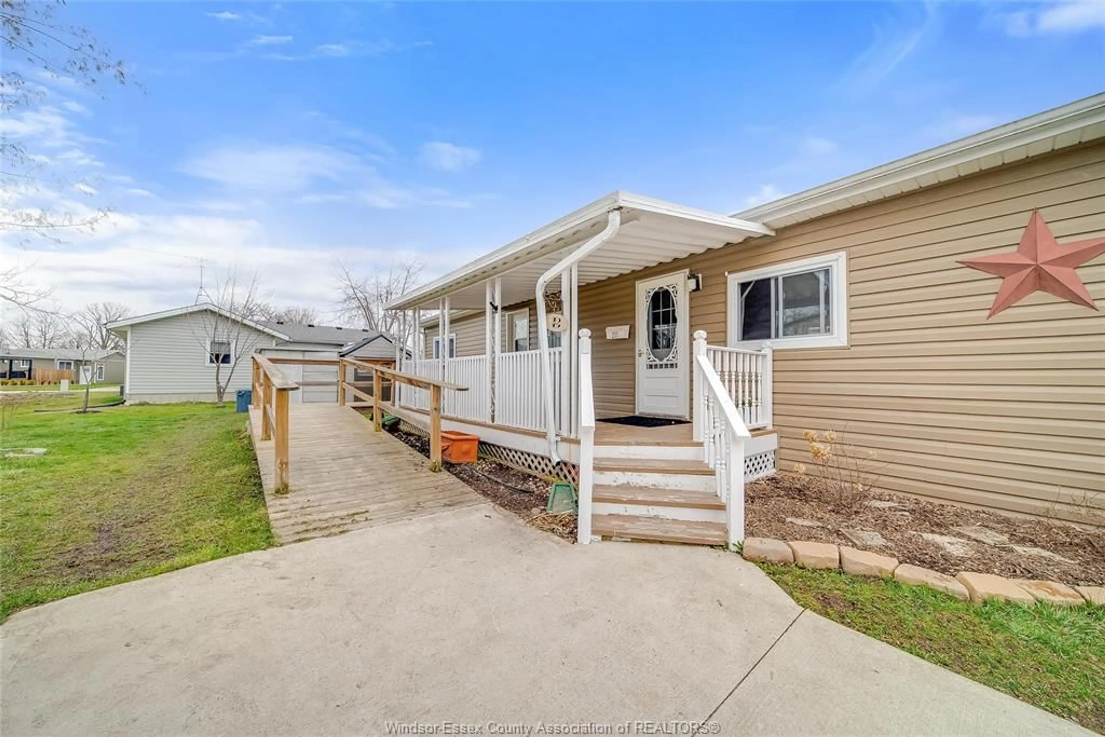 Unknown for 235 DAVID Crt, Essex Ontario N8M 2B2