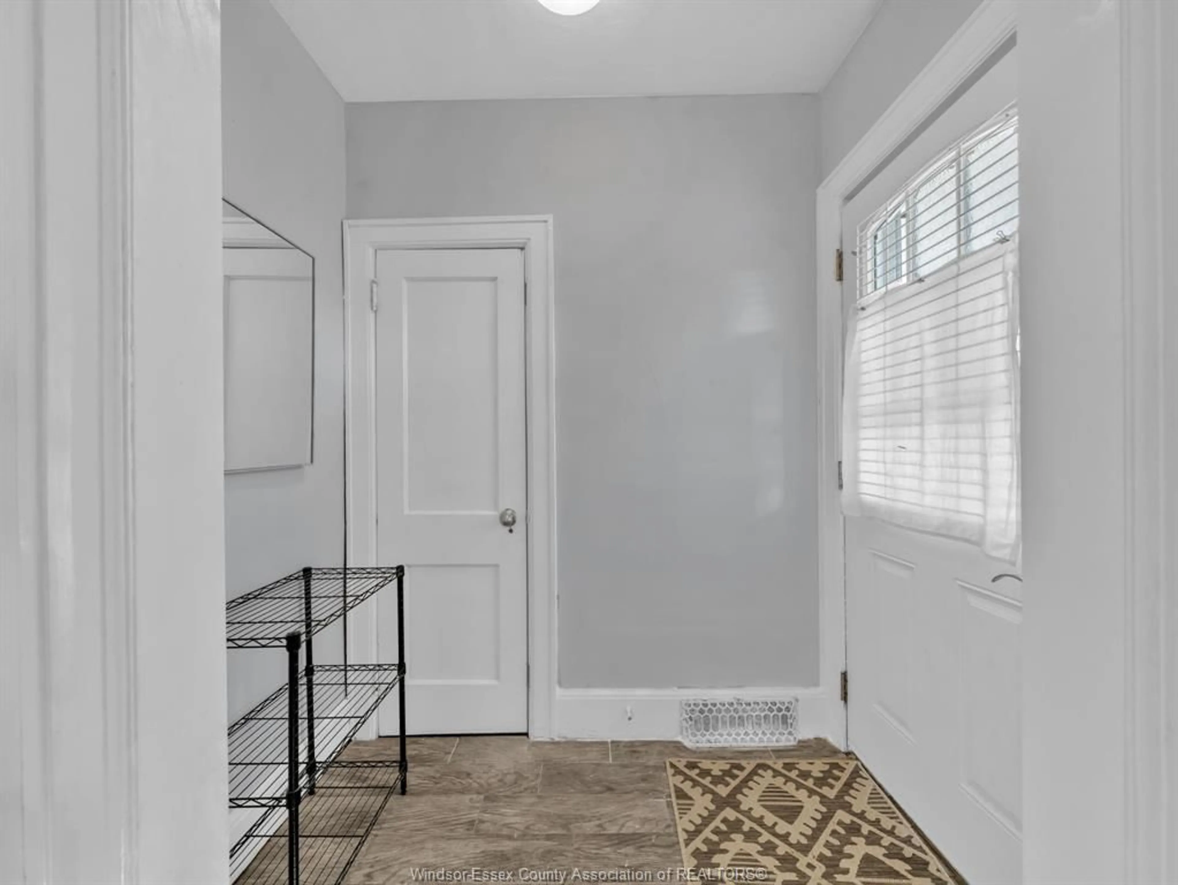 Indoor entryway for 835-837 Pelissier, Windsor Ontario N9A 4L6