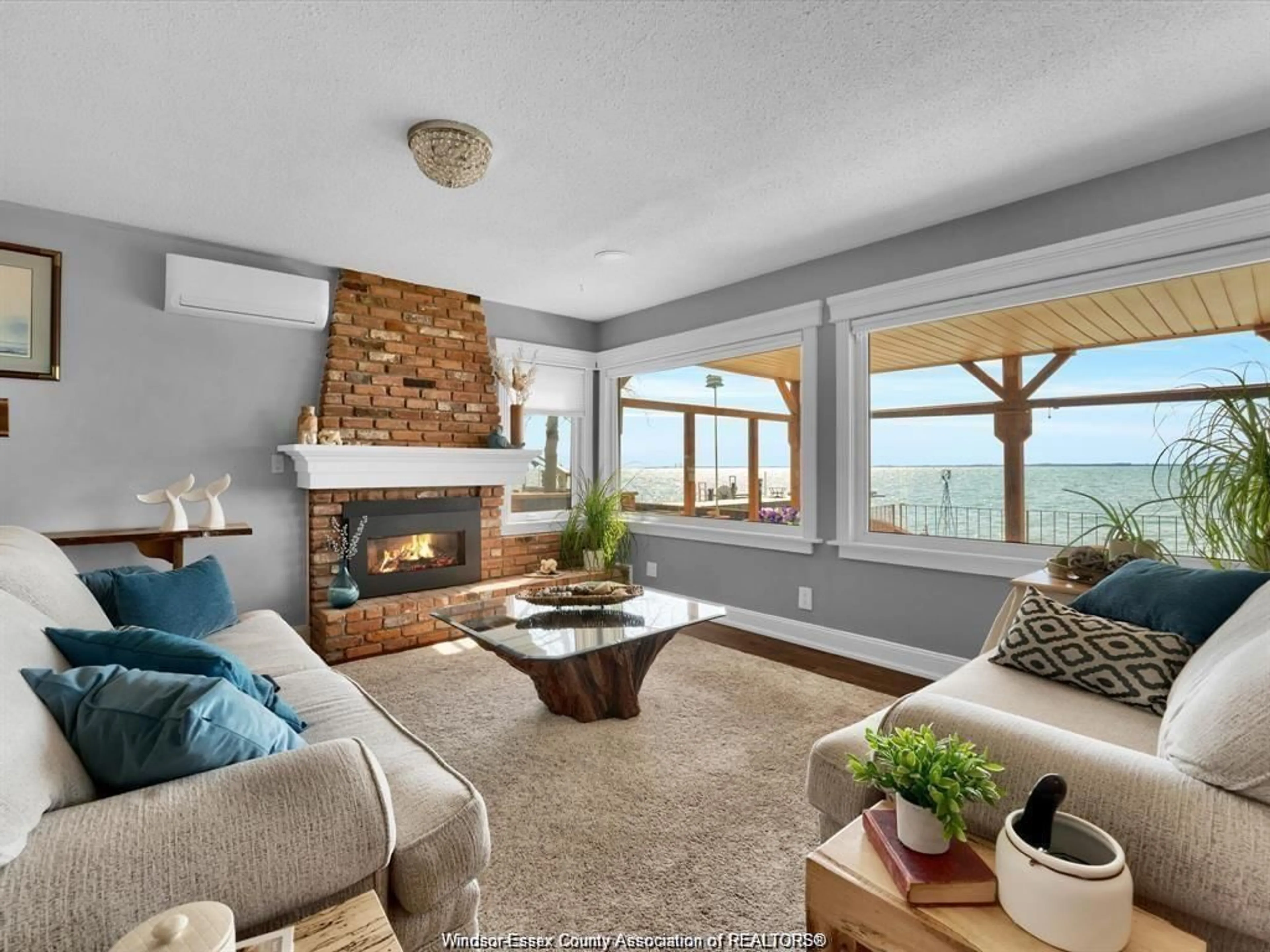 Living room with furniture, unknown for 39 WOODBRIDGE Dr, Amherstburg Ontario N9V 1T9